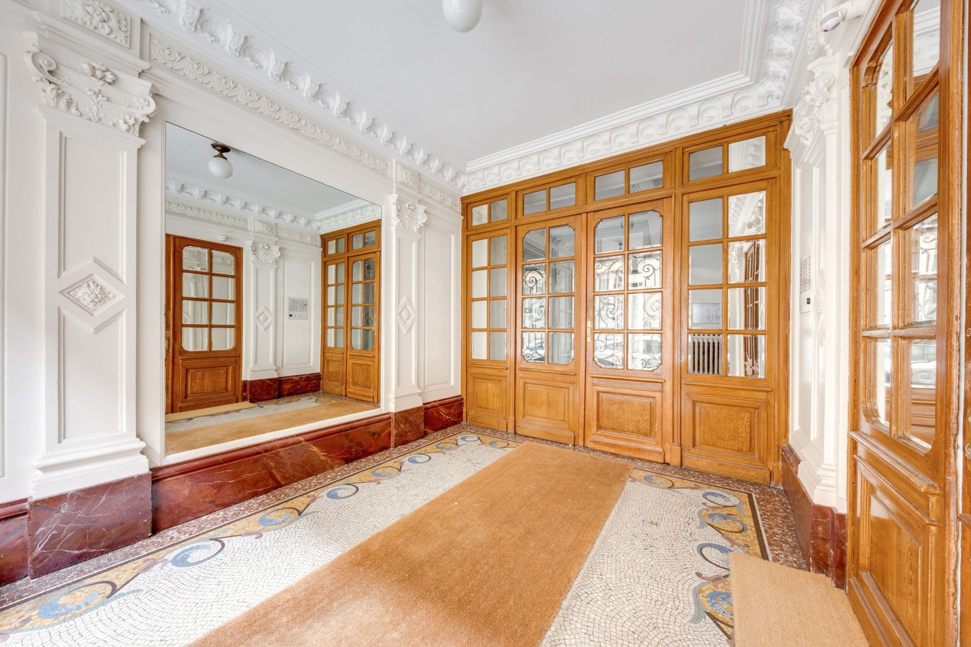 luxury apartment 5 Rooms for sale on PARIS (75017)