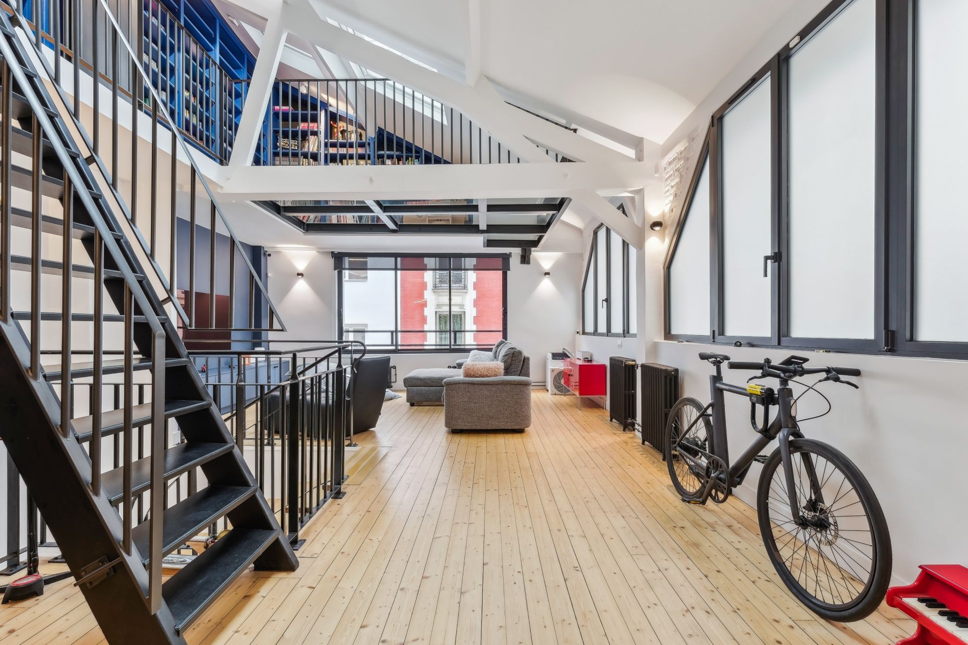 luxury apartment 5 Rooms for sale on PARIS (75011)