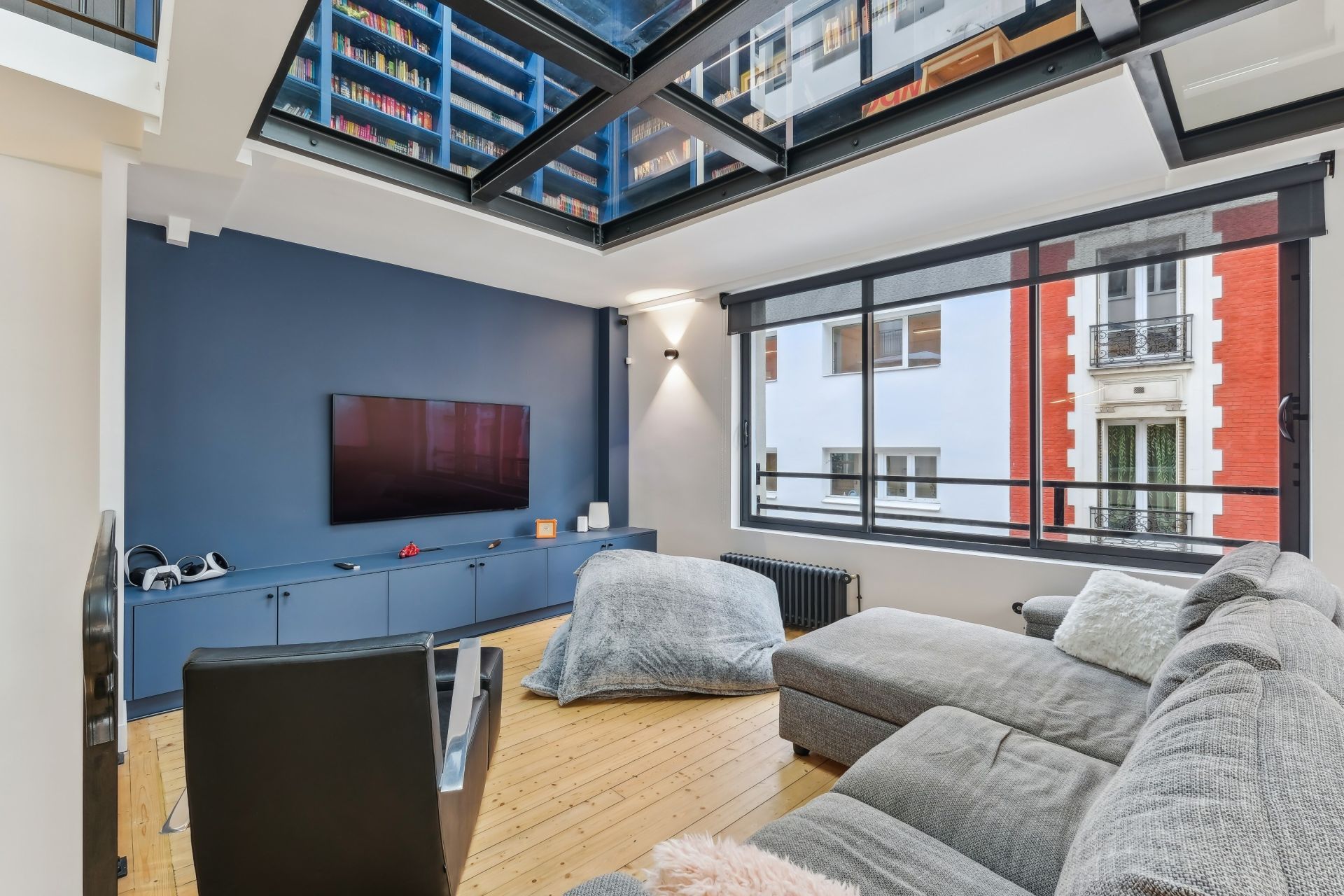 luxury apartment 5 Rooms for sale on PARIS (75011)