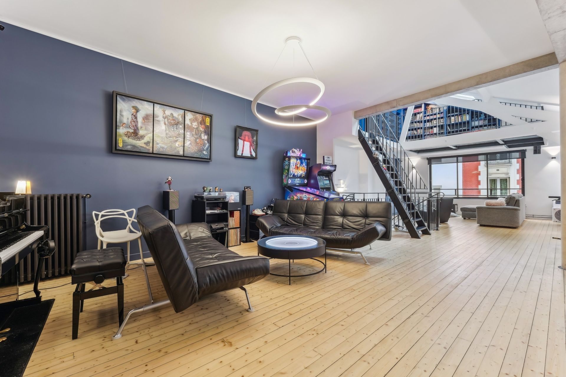 luxury apartment 5 Rooms for sale on PARIS (75011)