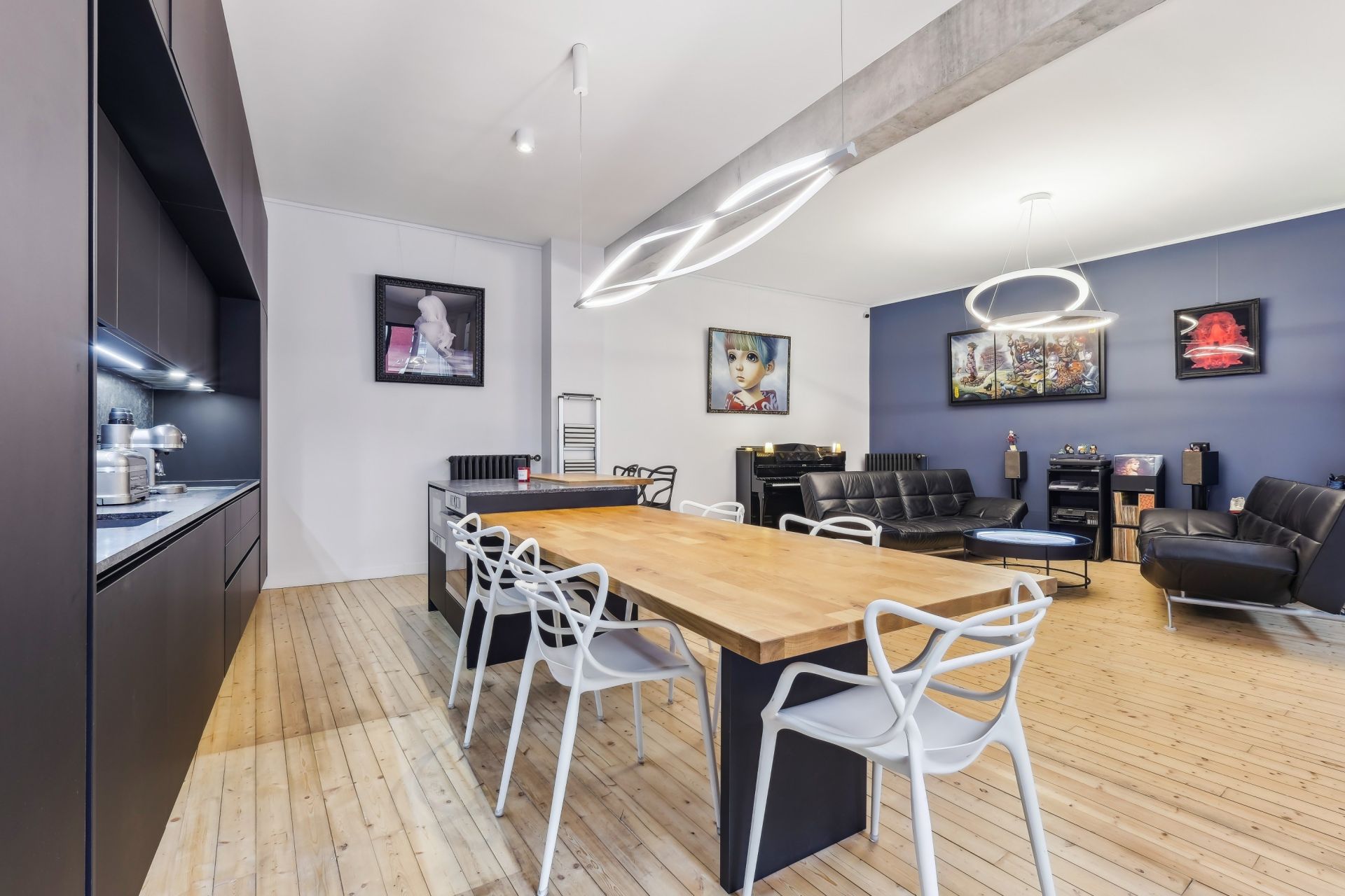 luxury apartment 5 Rooms for sale on PARIS (75011)