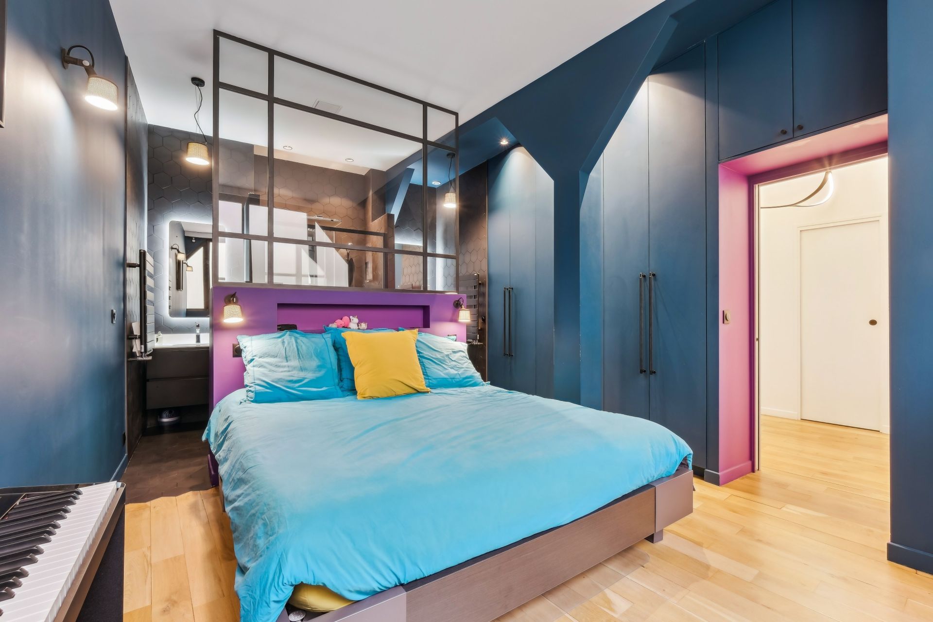 luxury apartment 5 Rooms for sale on PARIS (75011)