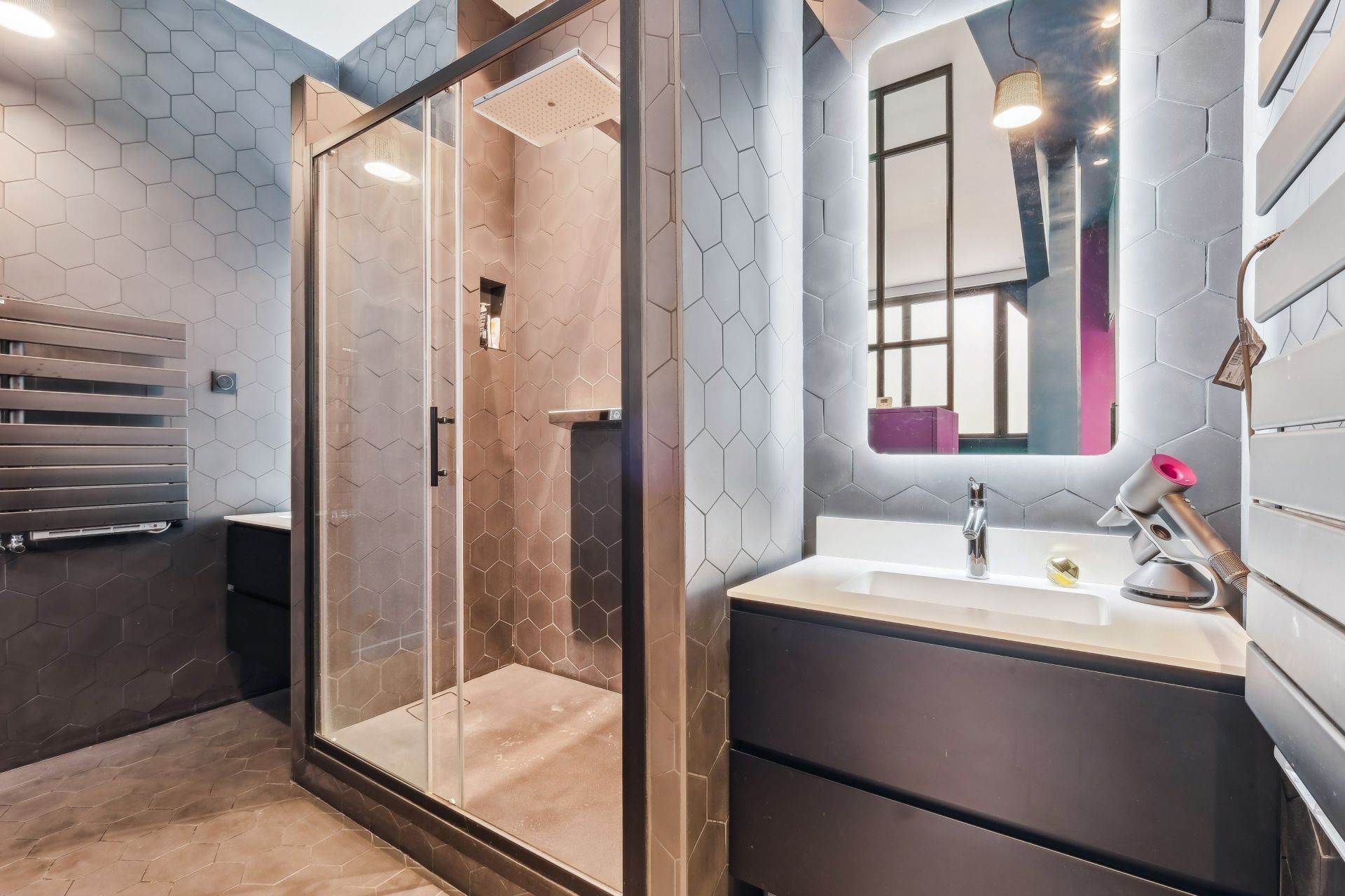 luxury apartment 5 Rooms for sale on PARIS (75011)