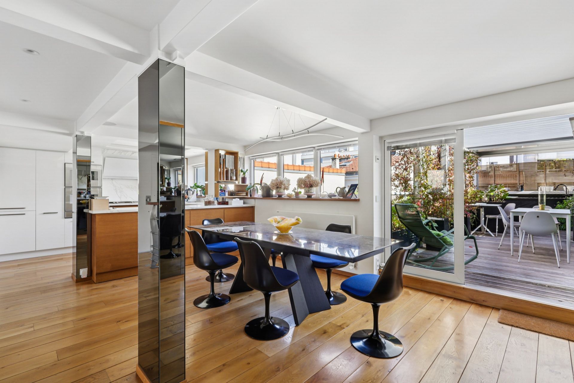 luxury house 11 Rooms for sale on PARIS (75020)