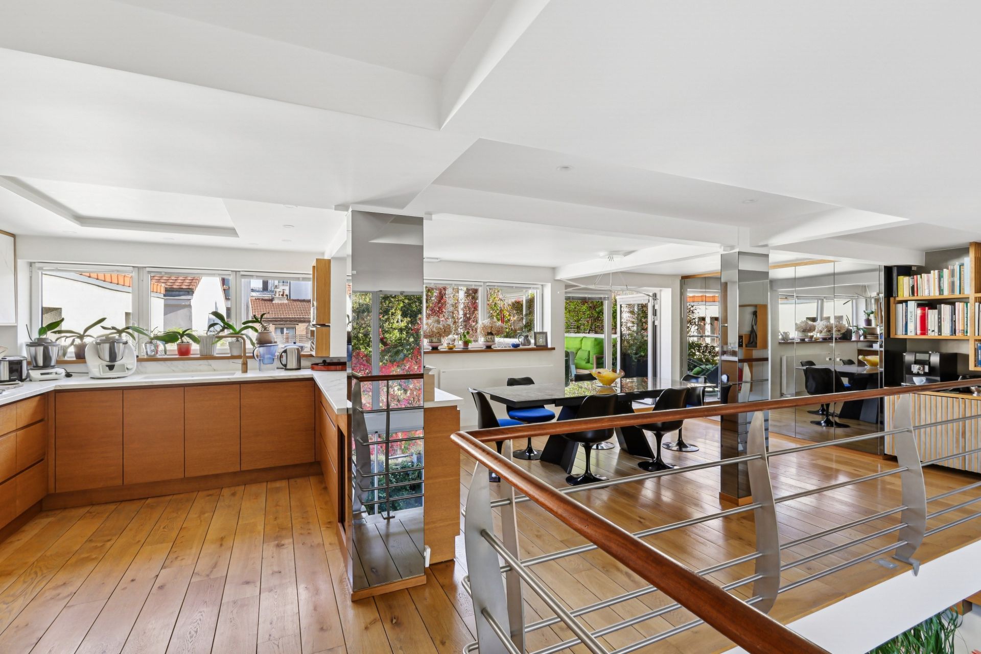 luxury house 11 Rooms for sale on PARIS (75020)