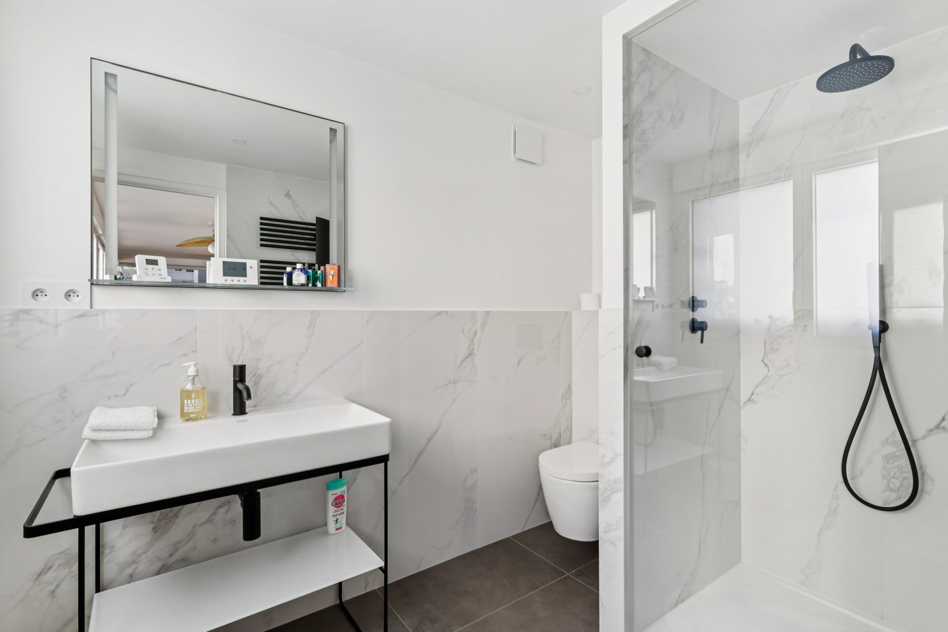 luxury house 11 Rooms for sale on PARIS (75020)