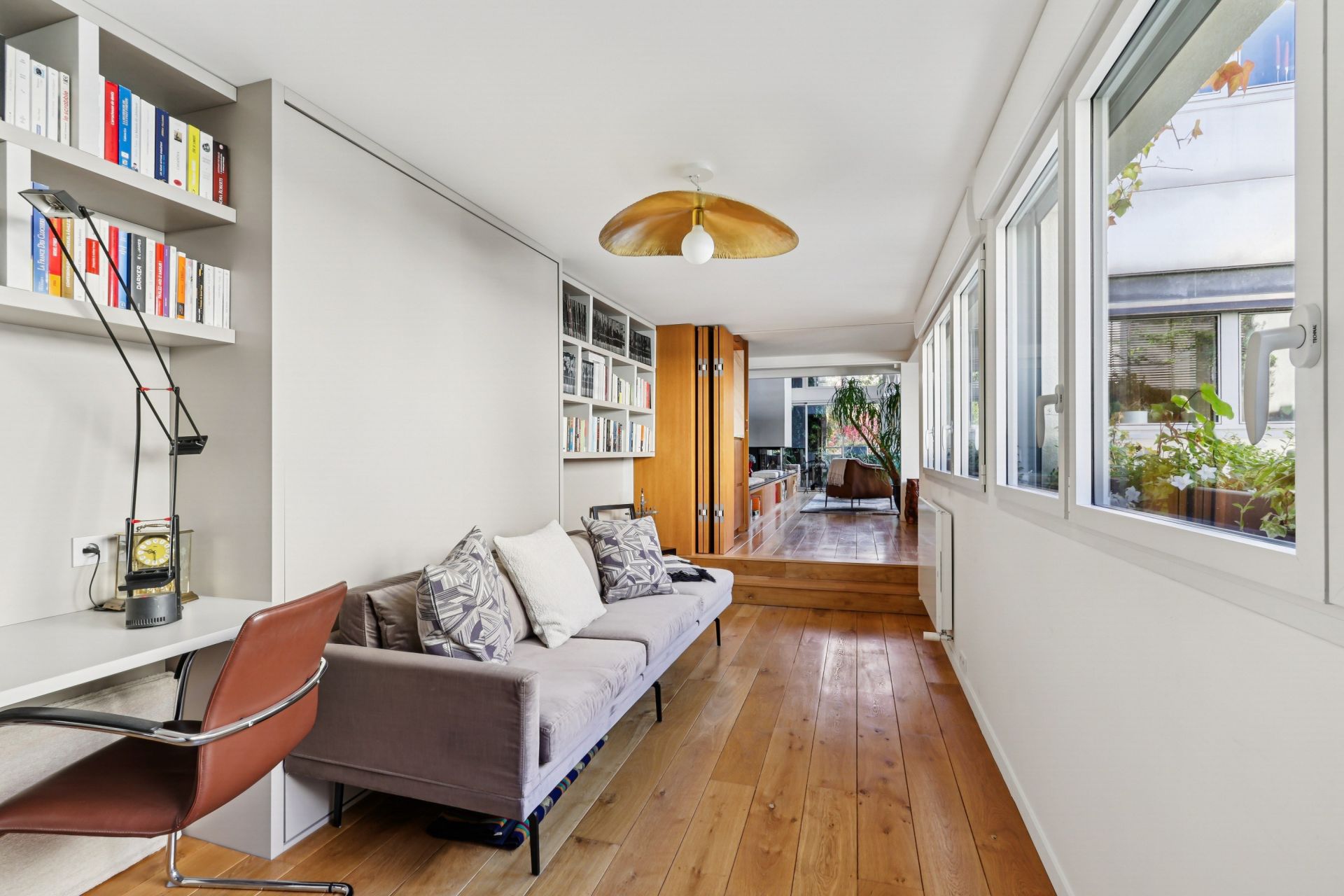 luxury house 11 Rooms for sale on PARIS (75020)