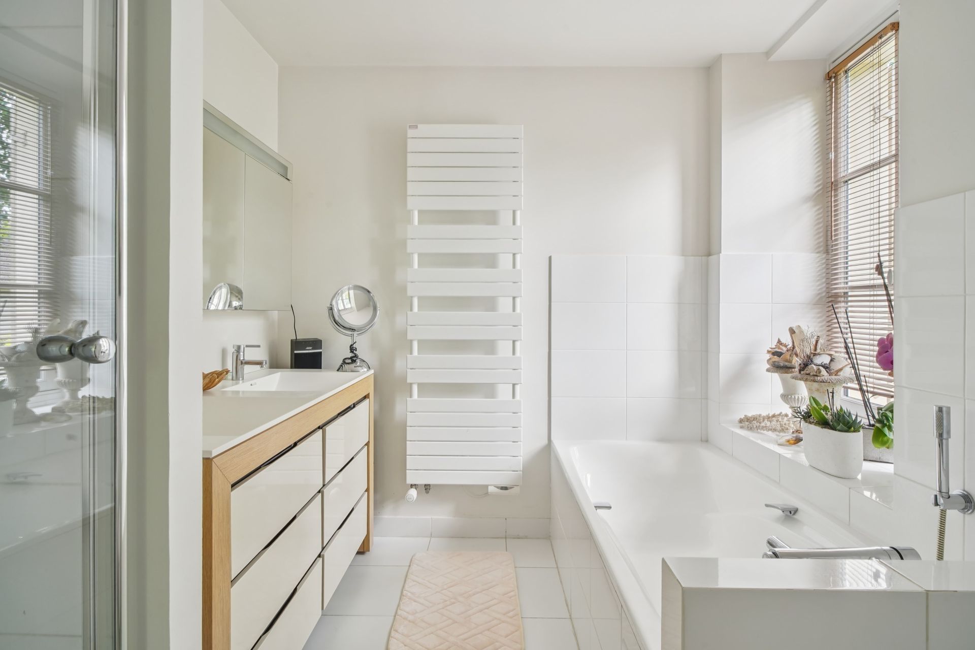 luxury house 8 Rooms for sale on VILLETTE (78930)