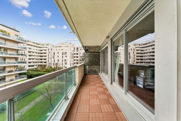 Sale Luxury apartment Neuilly-sur-Seine 3&nbsp;Rooms 78&nbsp;m²