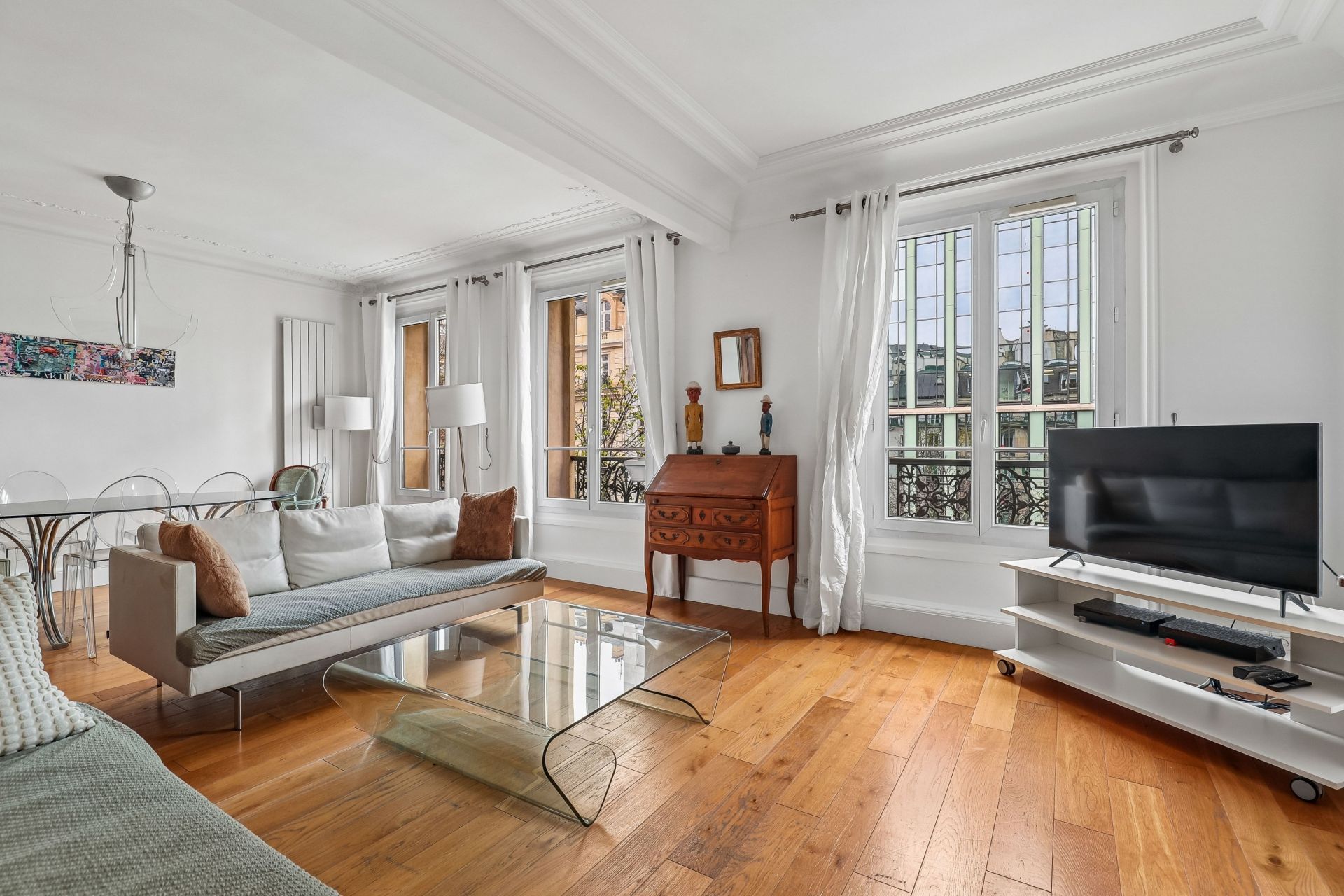 luxury apartment 4 Rooms for sale on PARIS (75017)