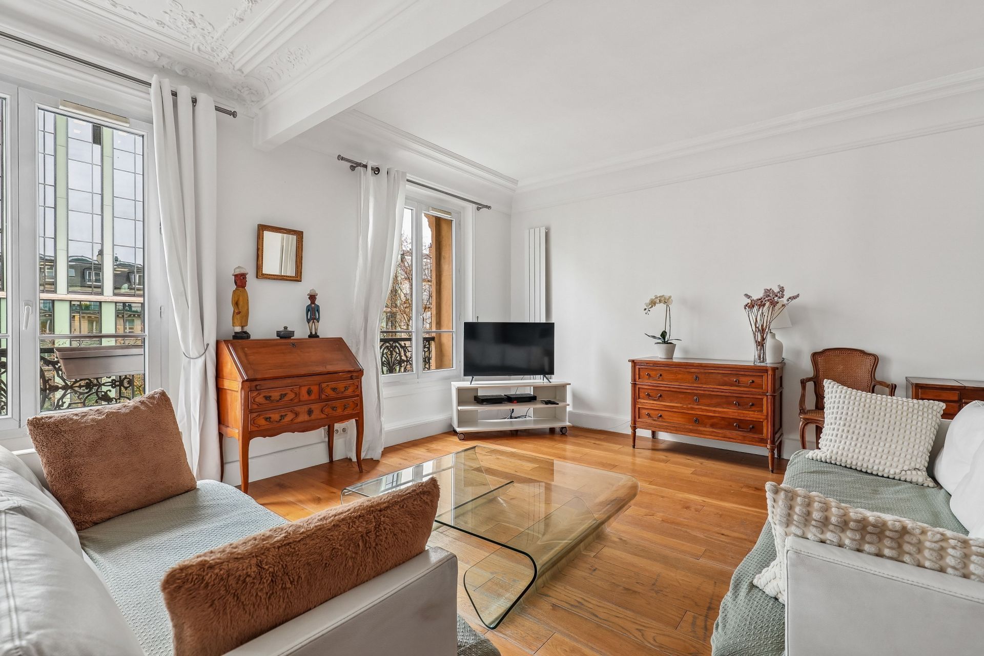 luxury apartment 4 Rooms for sale on PARIS (75017)