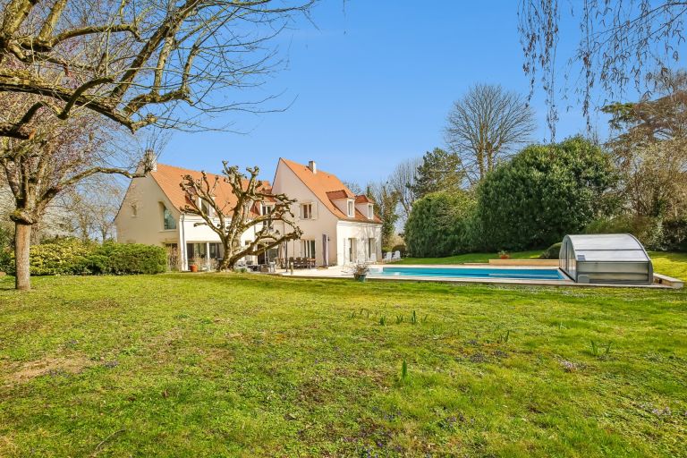 luxury house 10 Rooms for sale on LOUVECIENNES (78430)