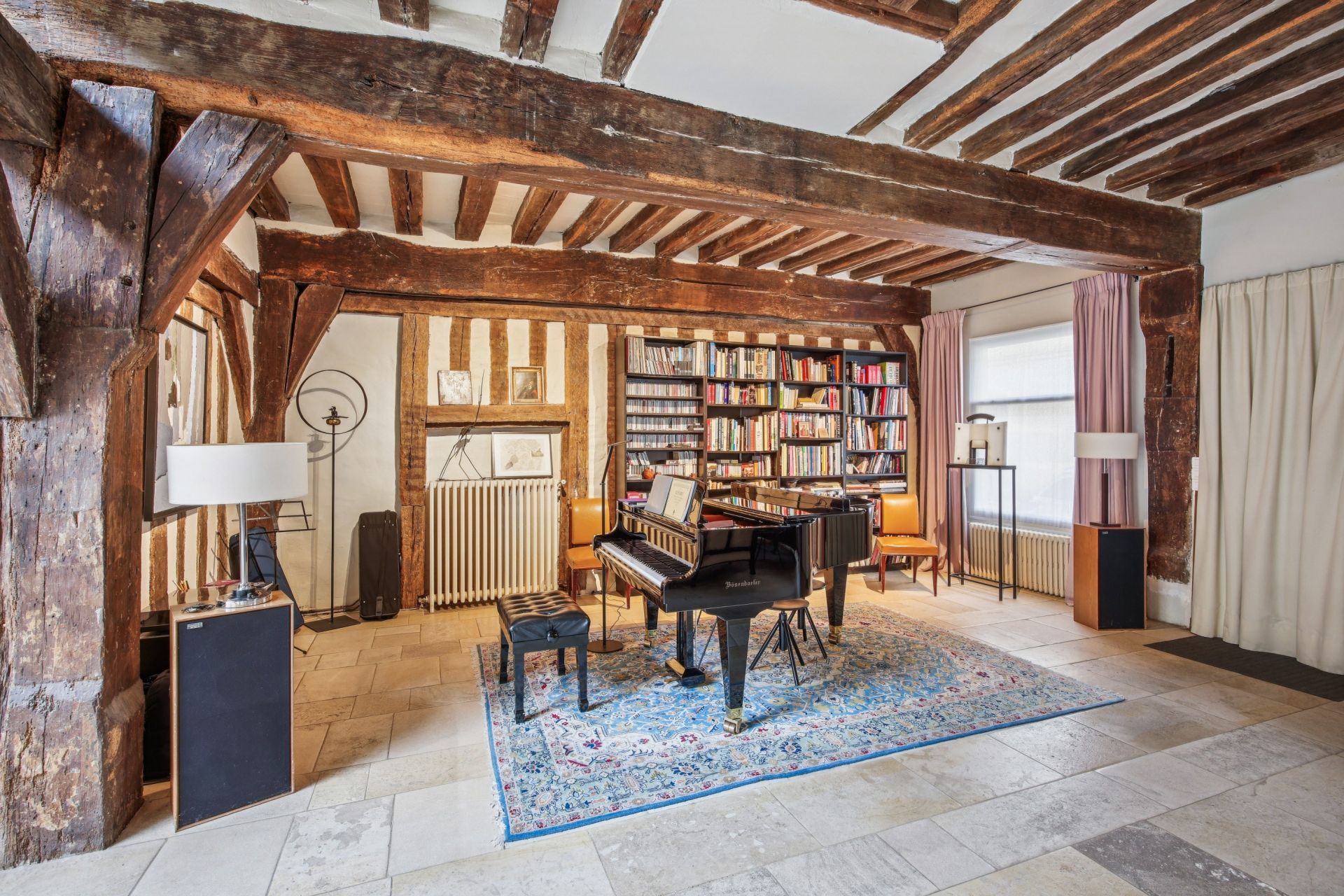 luxury house 9 Rooms for sale on MONTFORT L AMAURY (78490)