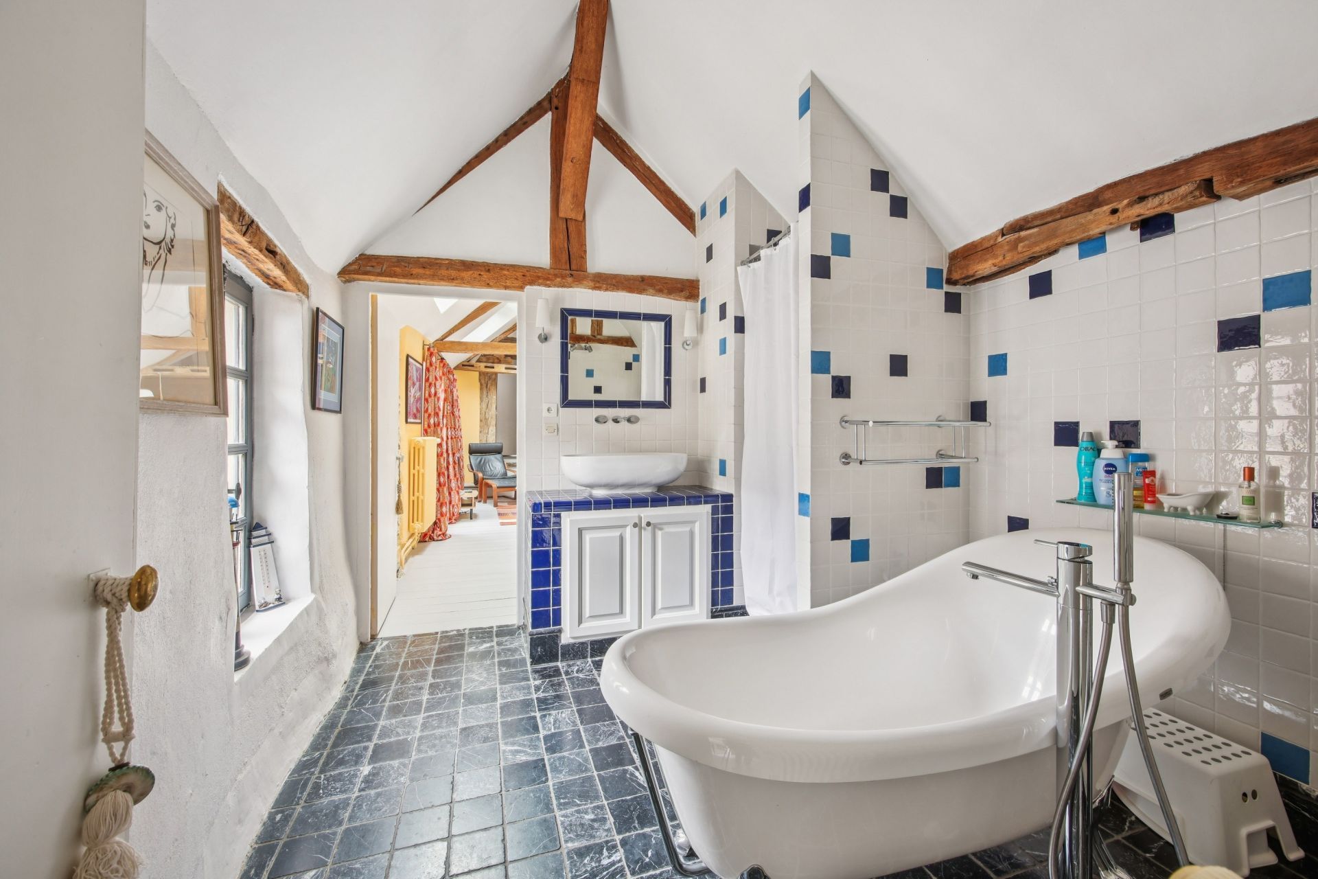 luxury house 9 Rooms for sale on MONTFORT L AMAURY (78490)