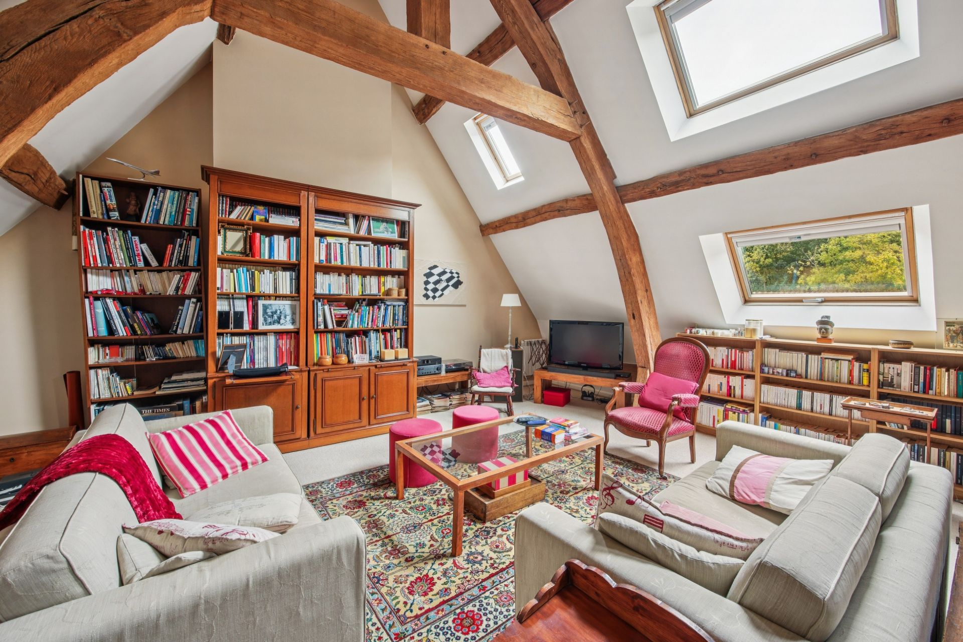 luxury house 9 Rooms for sale on MONTFORT L AMAURY (78490)