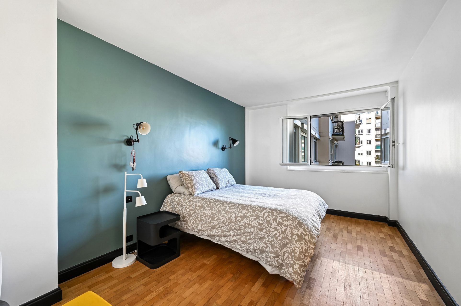 luxury apartment 3 Rooms for sale on PARIS (75017)