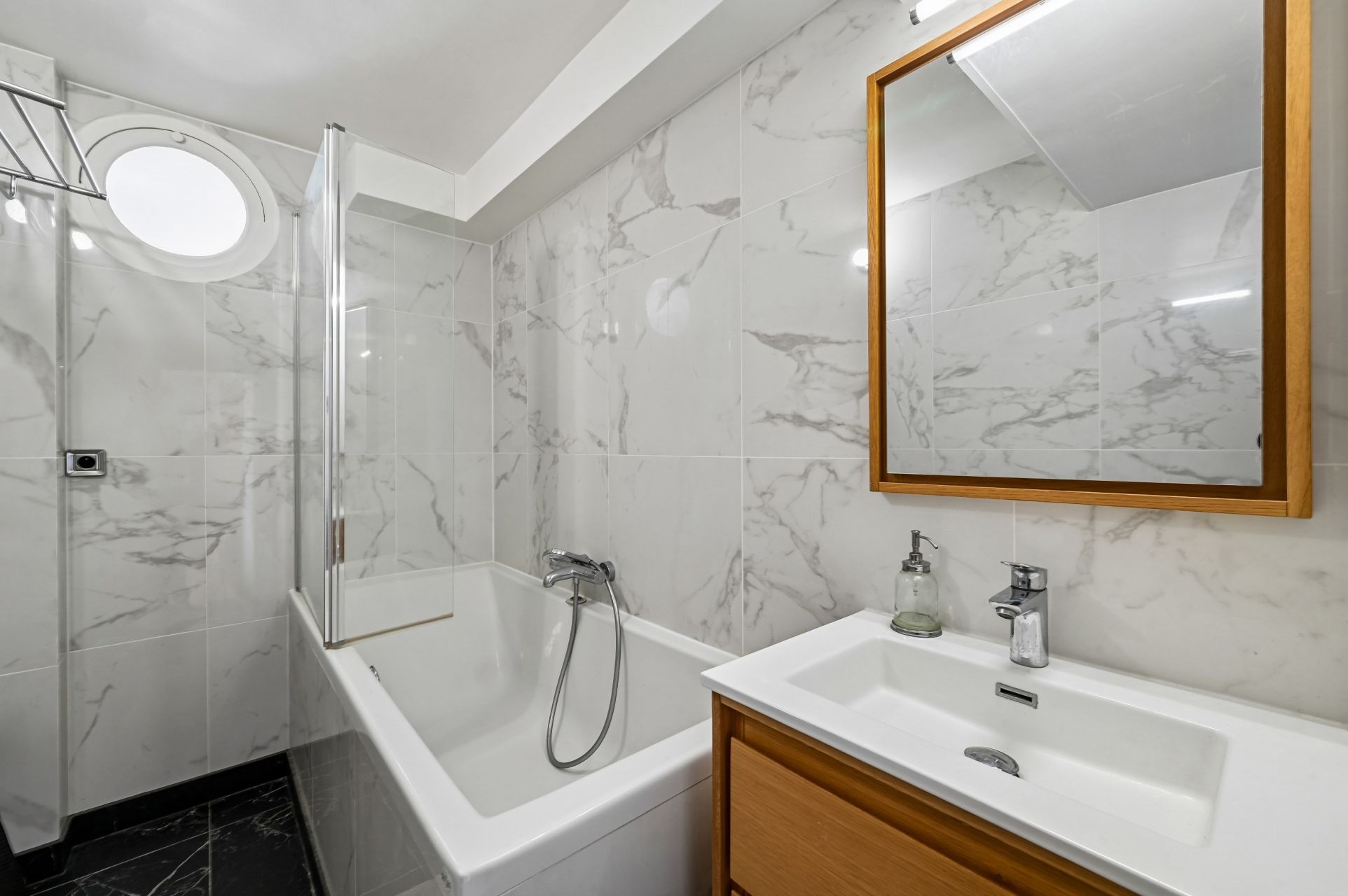 luxury apartment 3 Rooms for sale on PARIS (75017)