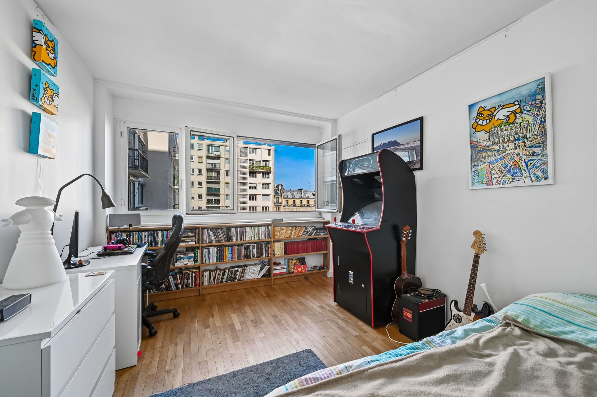 luxury apartment 3 Rooms for sale on PARIS (75017)