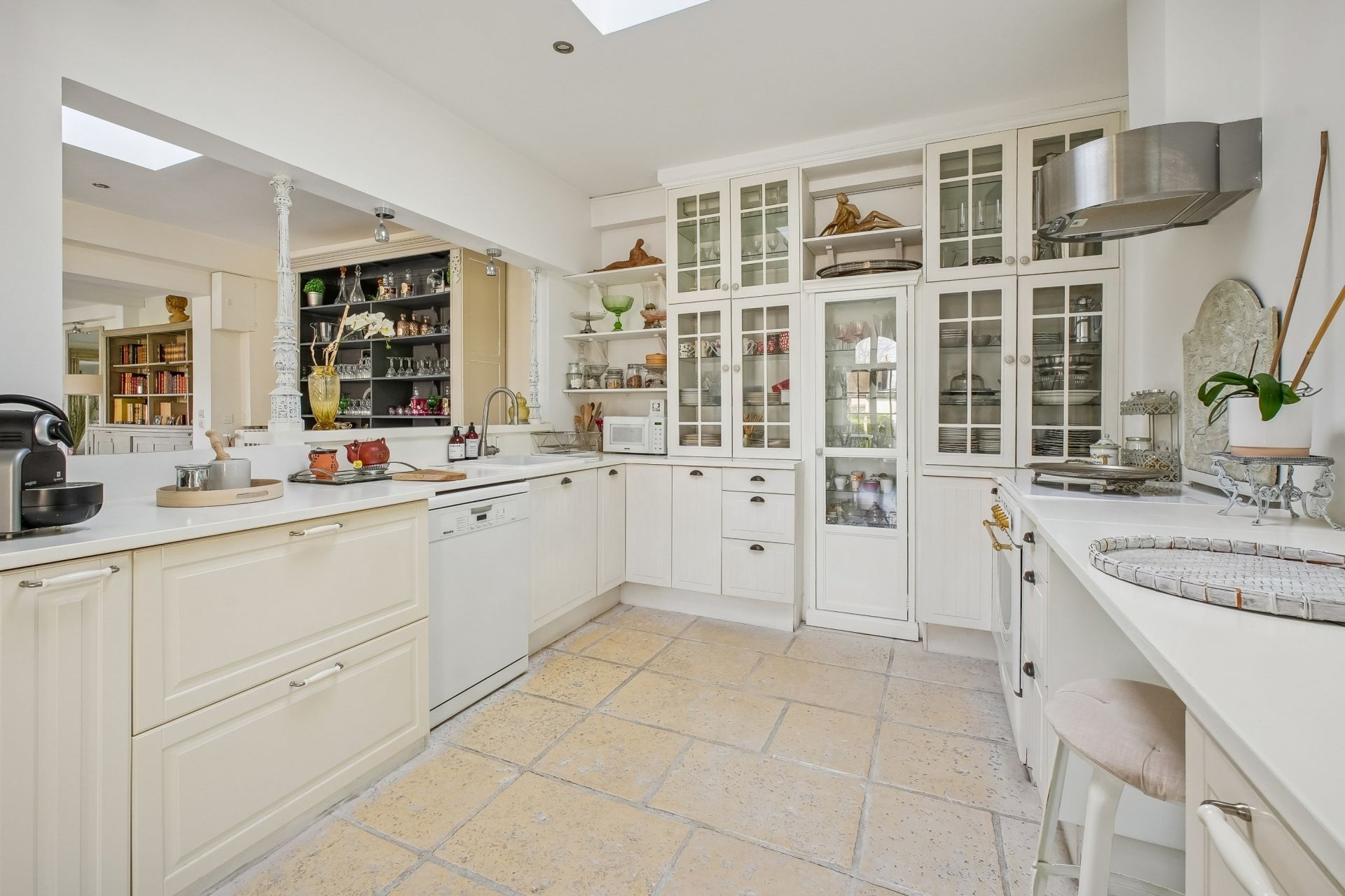 luxury house 10 Rooms for sale on MARLY LE ROI (78160)