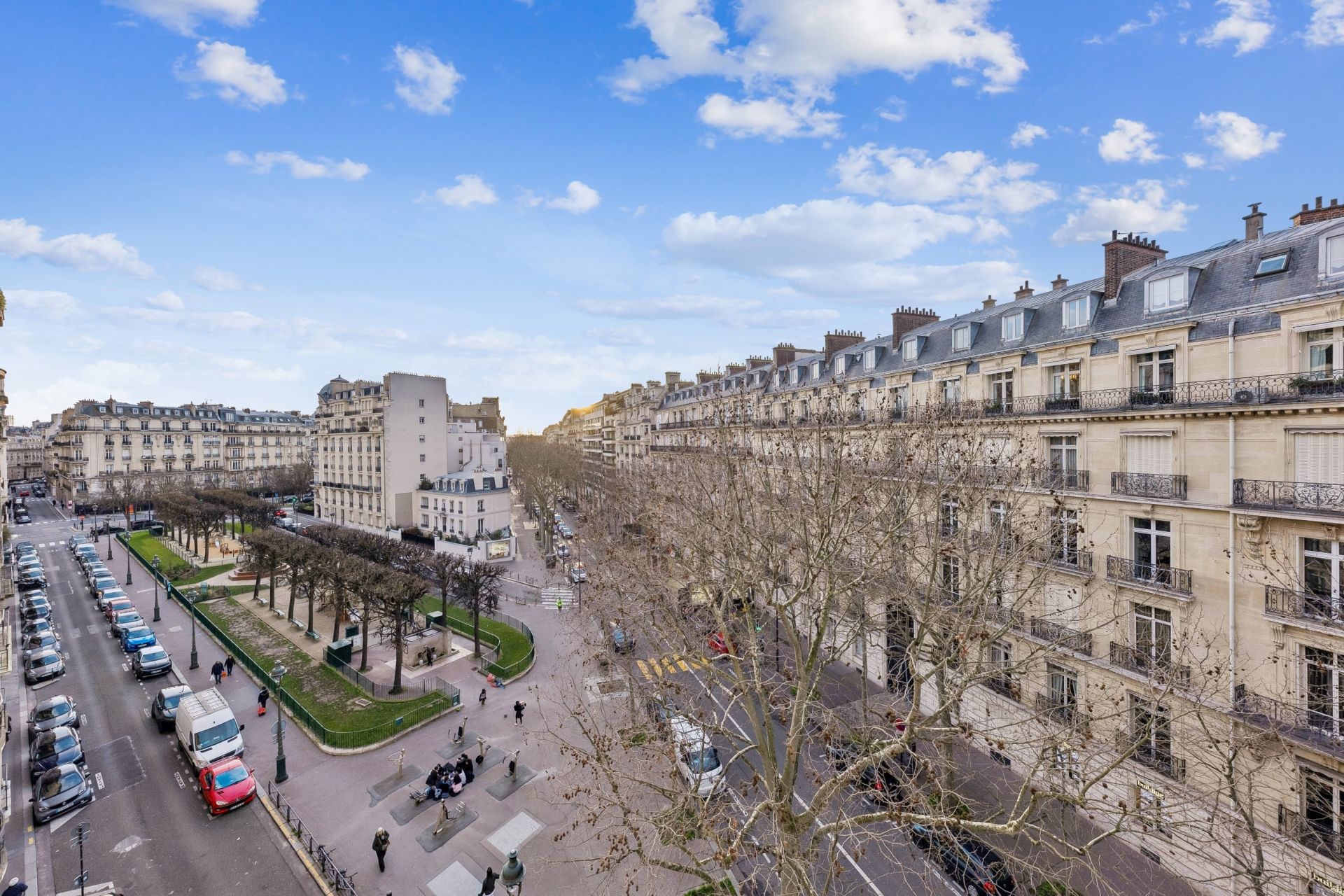 luxury apartment 7 Rooms for sale on PARIS (75116)