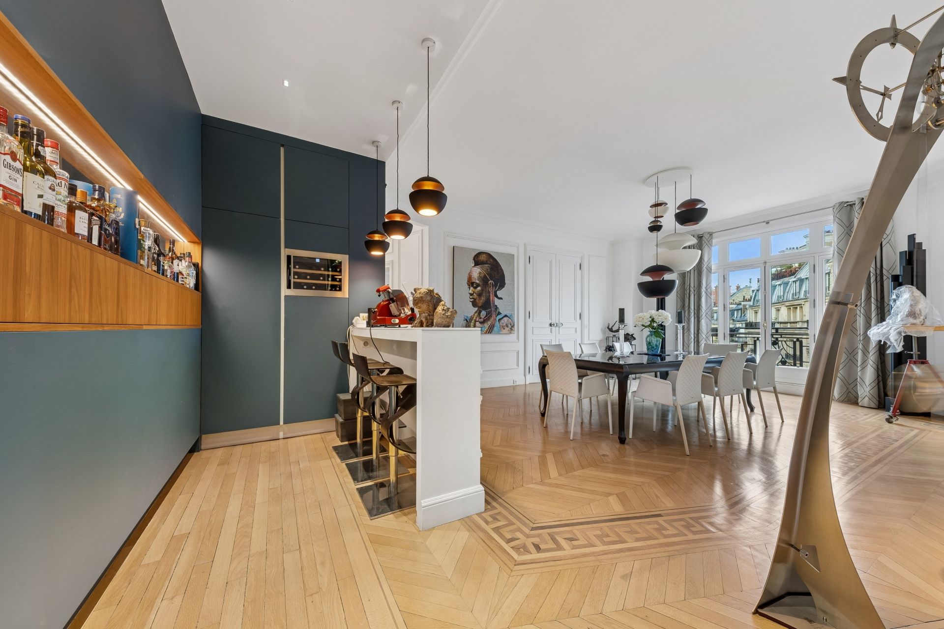 luxury apartment 7 Rooms for sale on PARIS (75116)