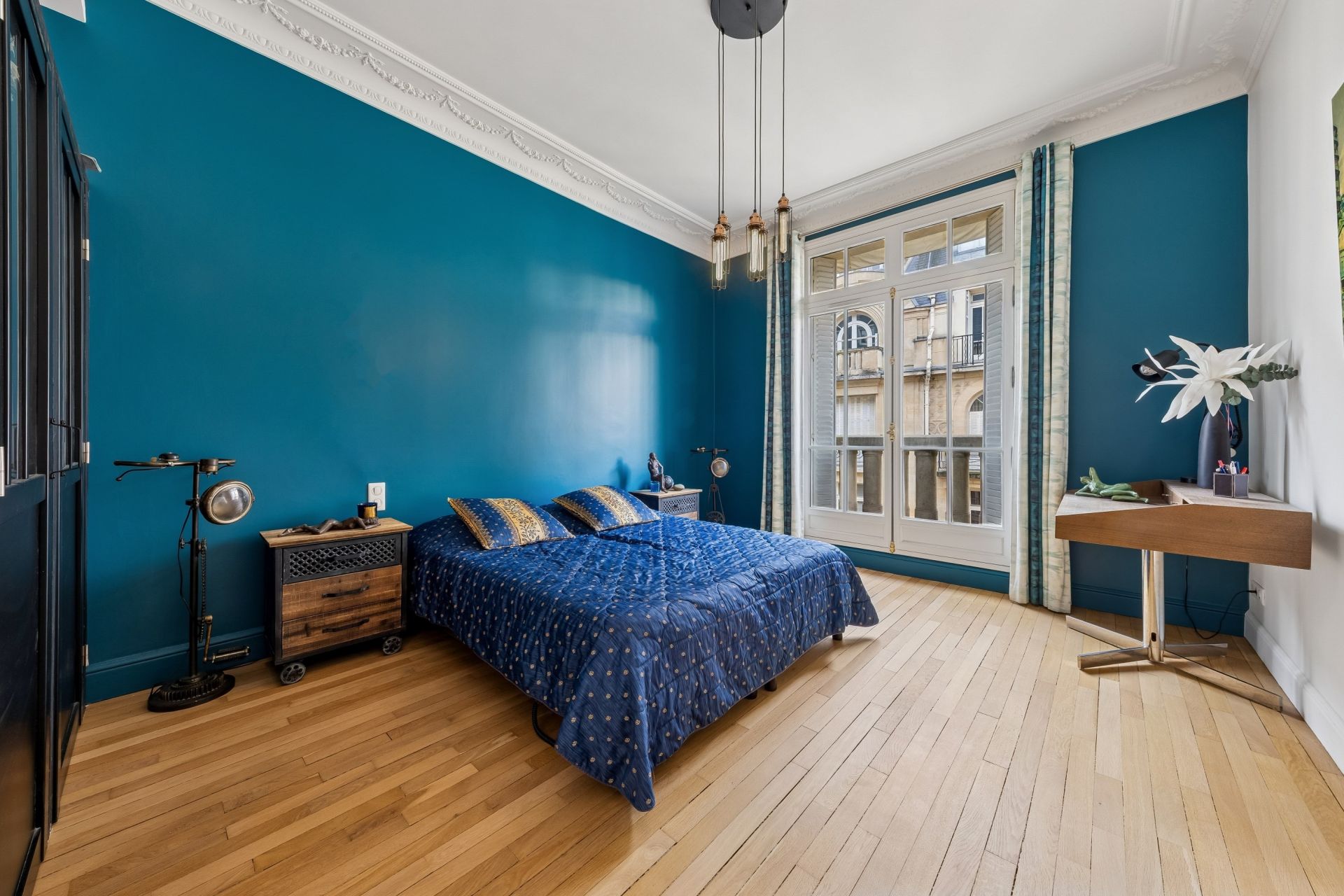 luxury apartment 7 Rooms for sale on PARIS (75116)