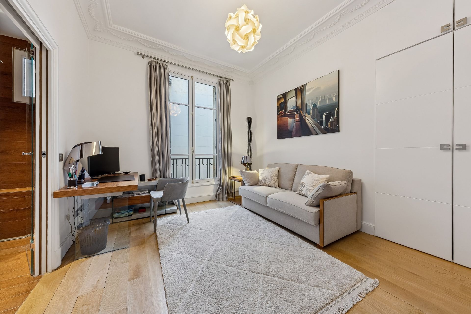 luxury apartment 7 Rooms for sale on PARIS (75116)