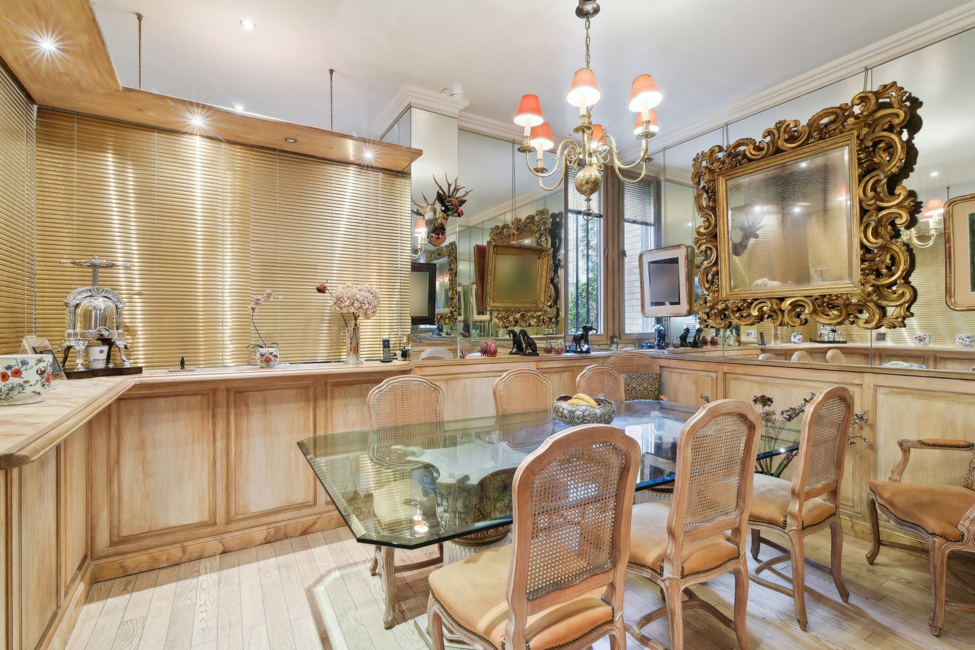 luxury apartment 6 Rooms for sale on PARIS (75016)