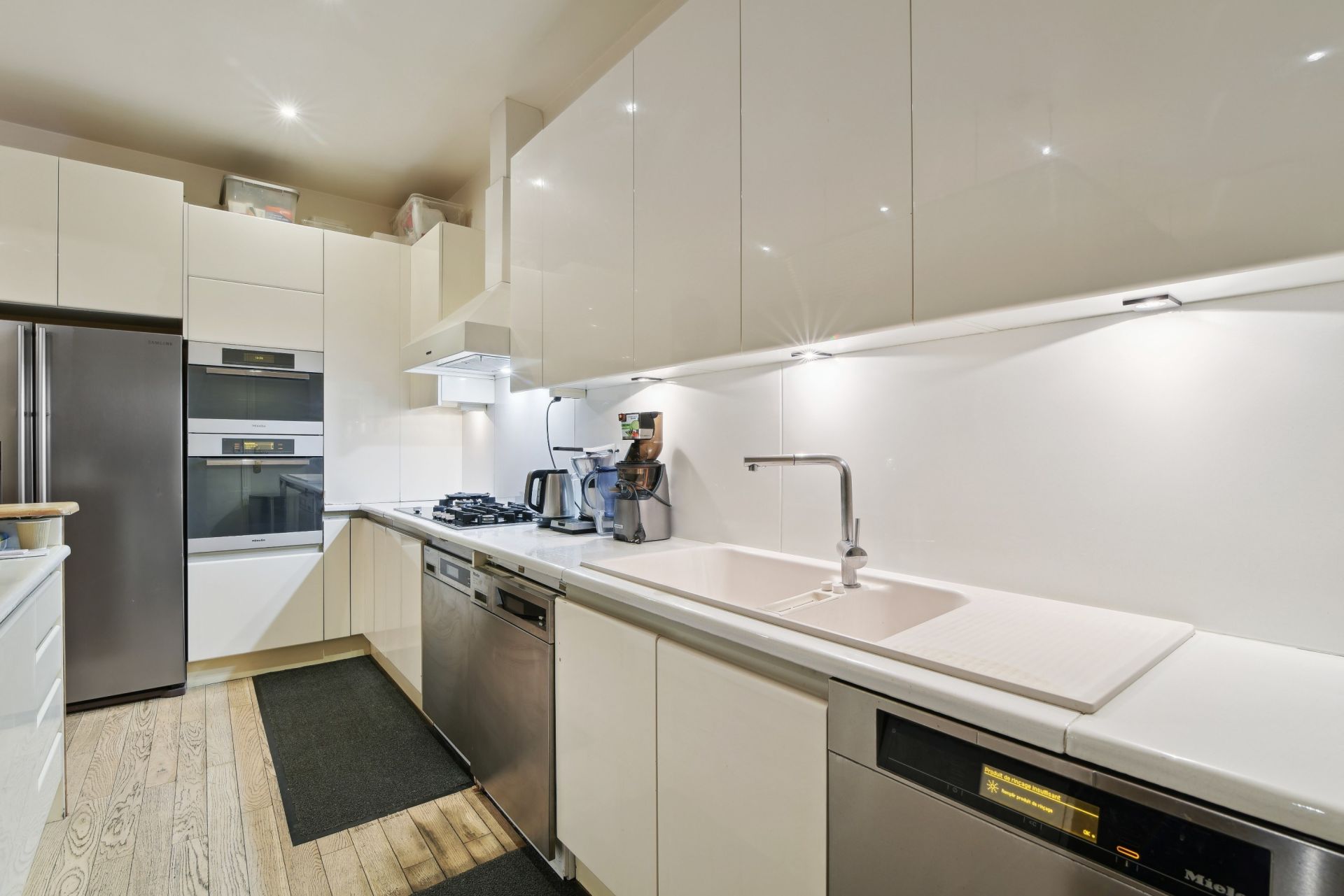 luxury apartment 6 Rooms for sale on PARIS (75016)