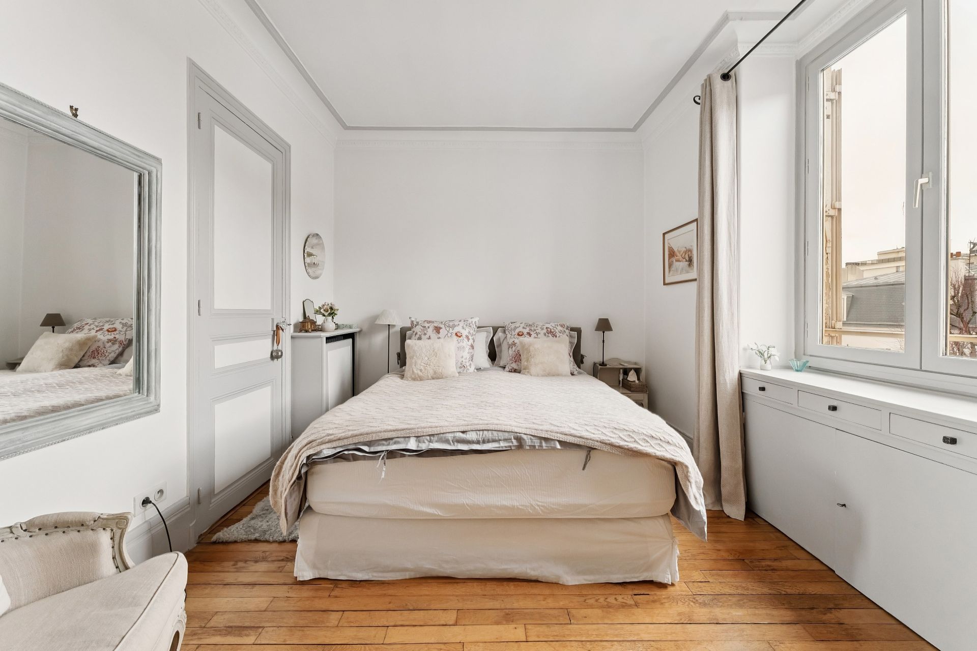 luxury apartment 6 Rooms for sale on NEUILLY SUR SEINE (92200)