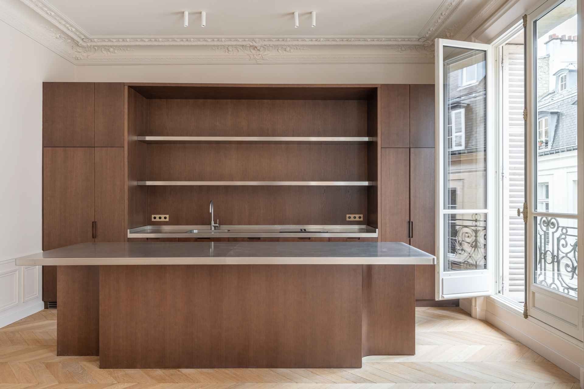 luxury apartment 5 Rooms for sale on PARIS (75007)