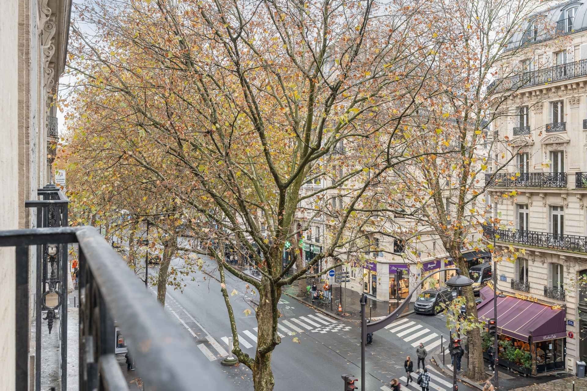 luxury apartment 5 Rooms for sale on PARIS (75007)