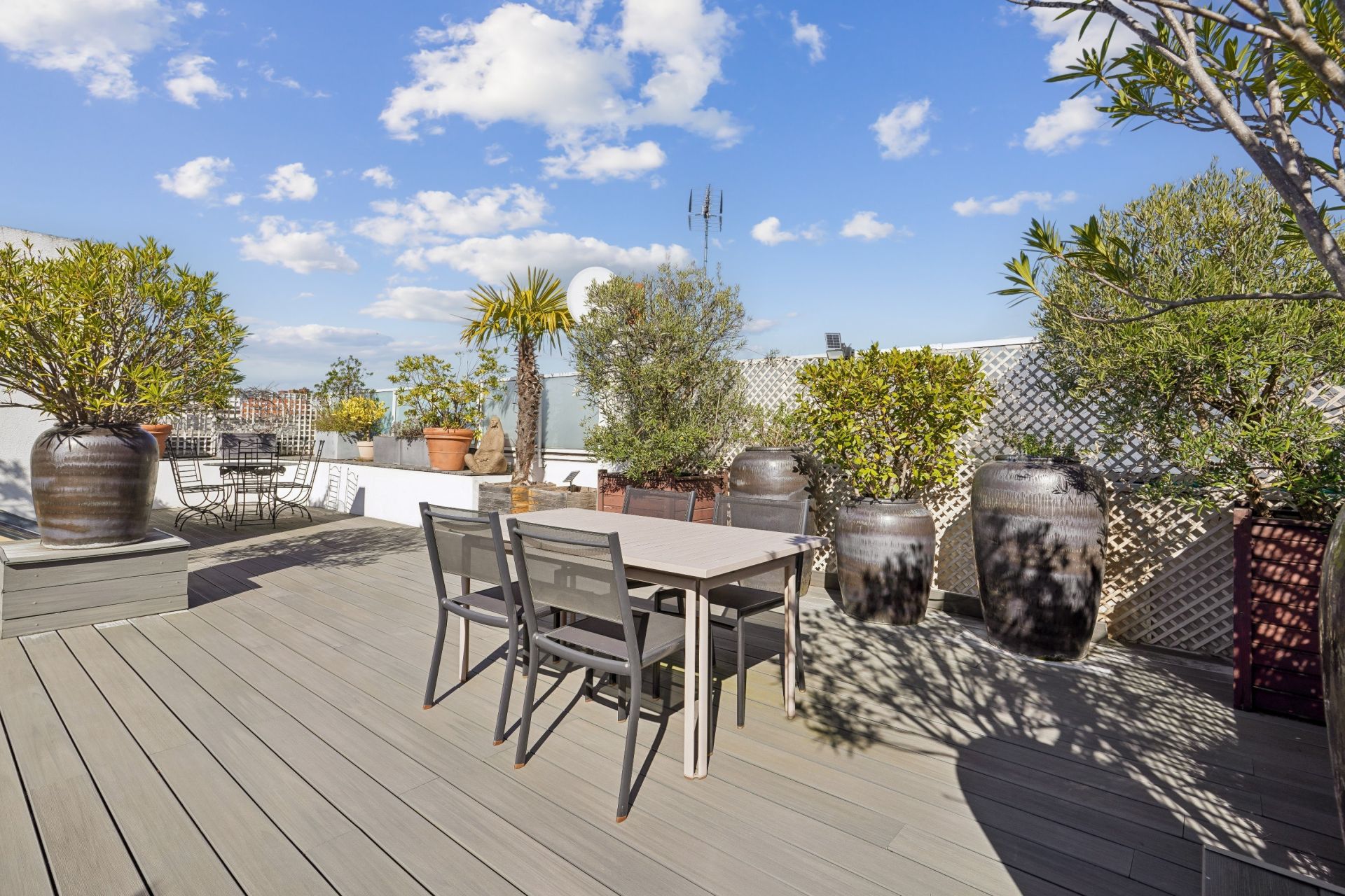 luxury apartment 5 Rooms for sale on NEUILLY SUR SEINE (92200)