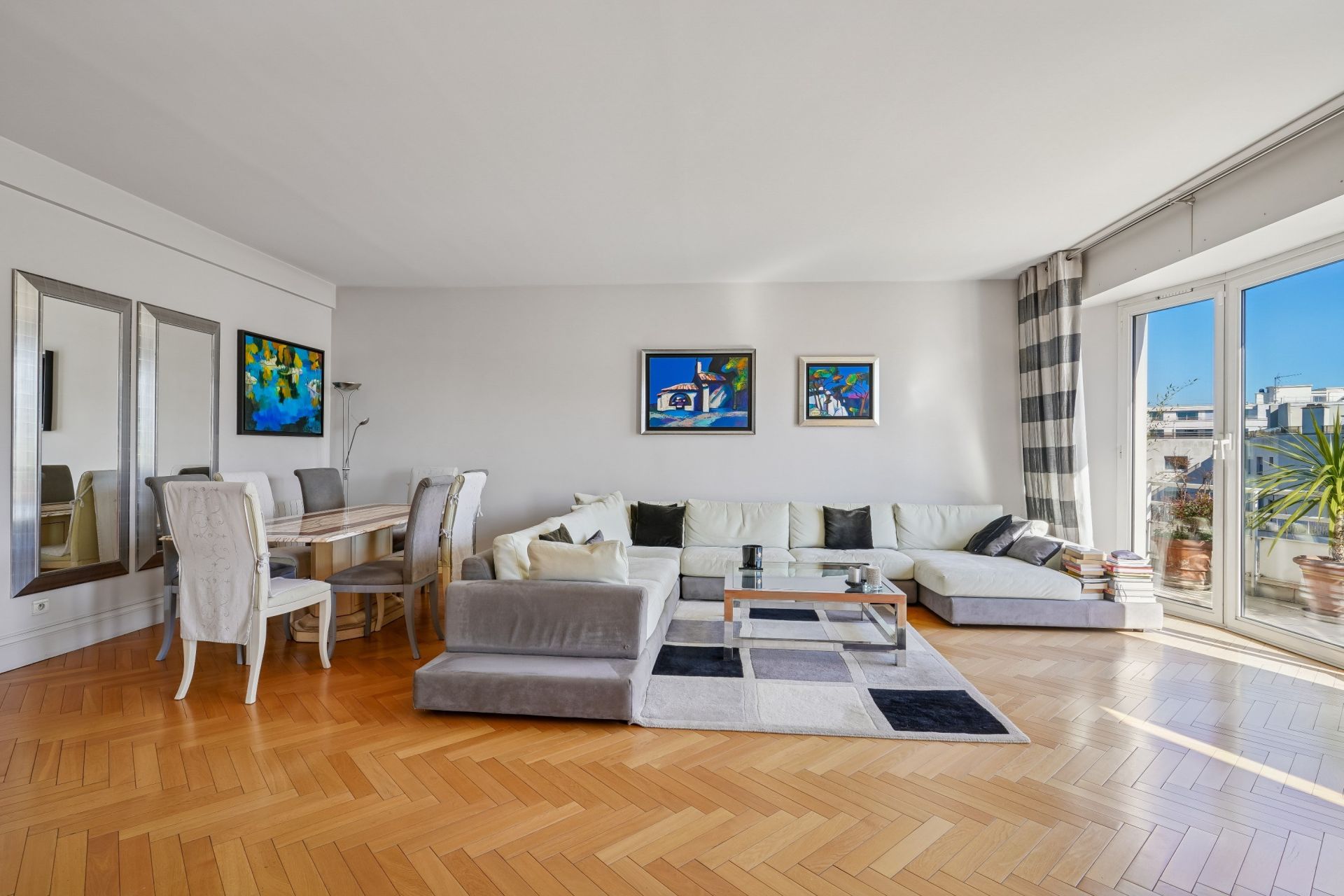 luxury apartment 5 Rooms for sale on NEUILLY SUR SEINE (92200)
