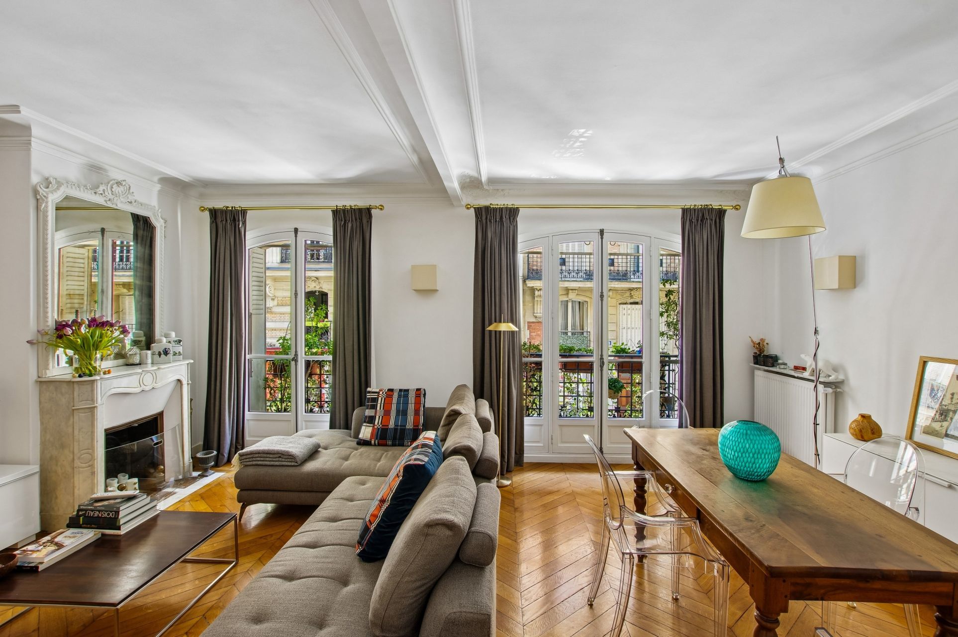 luxury apartment 4 Rooms for sale on PARIS (75018)