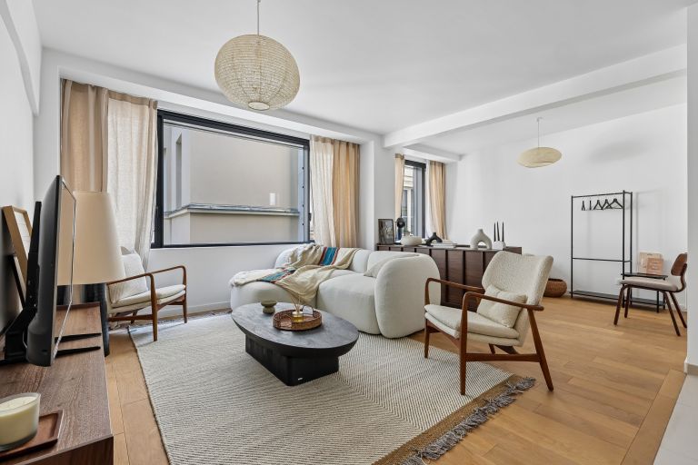 luxury apartment 1 room for sale on PARIS (75004)