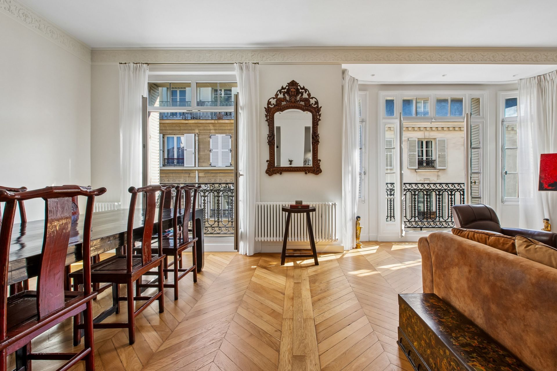 luxury apartment 4 Rooms for sale on PARIS (75116)