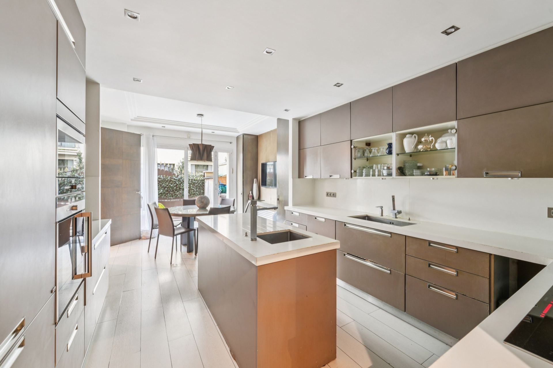 luxury house 10 Rooms for sale on NEUILLY SUR SEINE (92200)