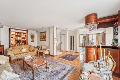 Sale Luxury house Neuilly-sur-Seine 10&nbsp;Rooms 411&nbsp;m²