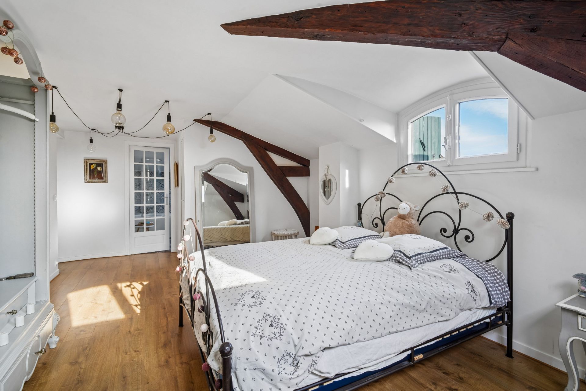 luxury house 11 Rooms for sale on MONTMORENCY (95160)