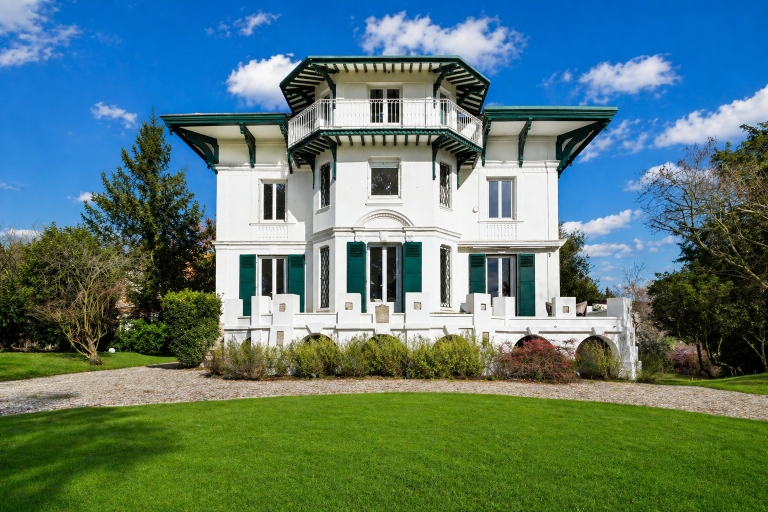 maison de luxe 11 Pièces en vente sur MONTMORENCY (95160)