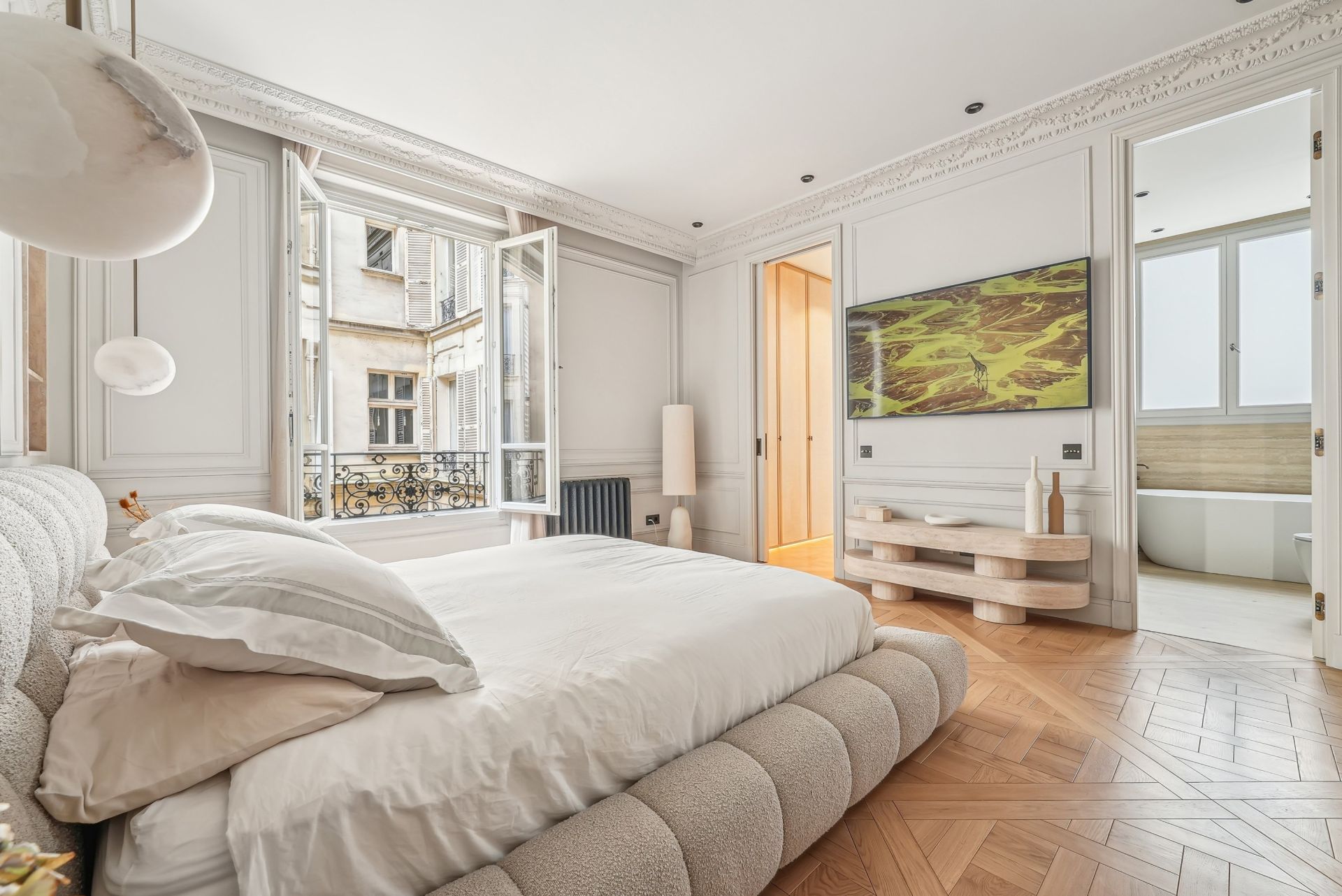 luxury apartment 6 Rooms for sale on PARIS (75016)