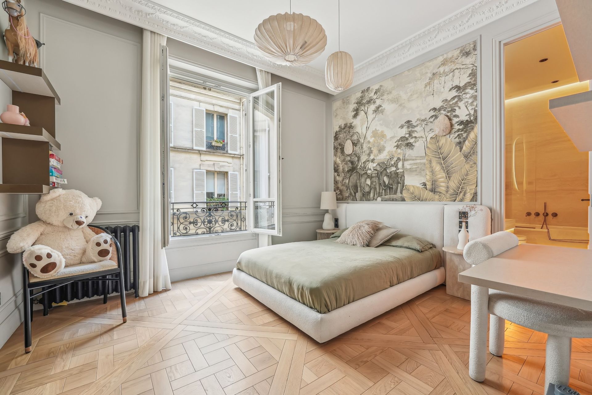 luxury apartment 6 Rooms for sale on PARIS (75016)