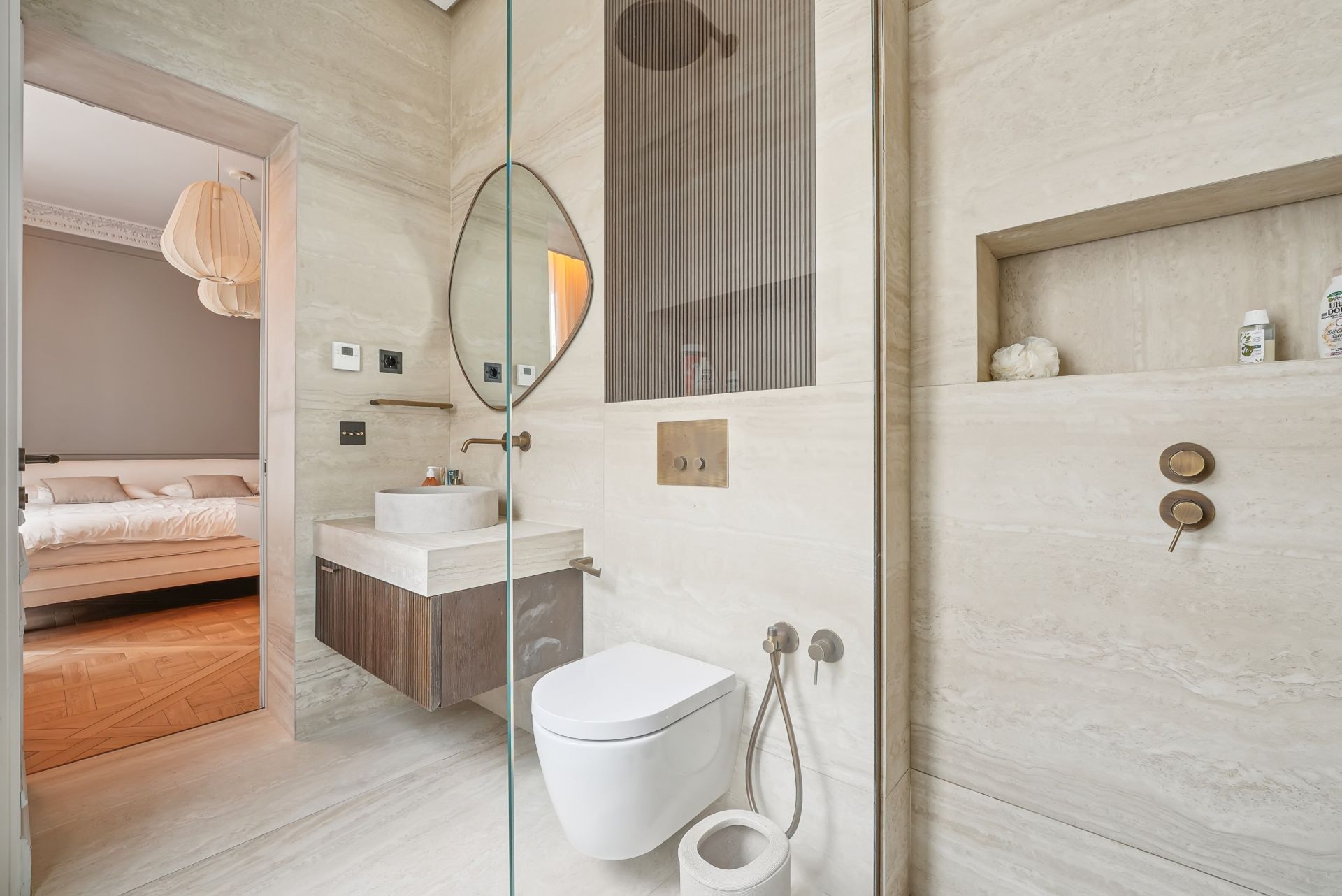 luxury apartment 6 Rooms for sale on PARIS (75016)