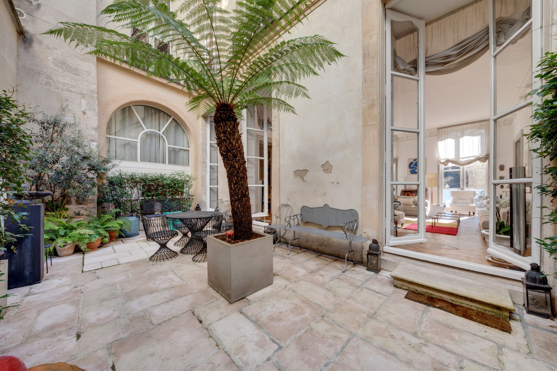 luxury apartment 6 Rooms for sale on PARIS (75004)