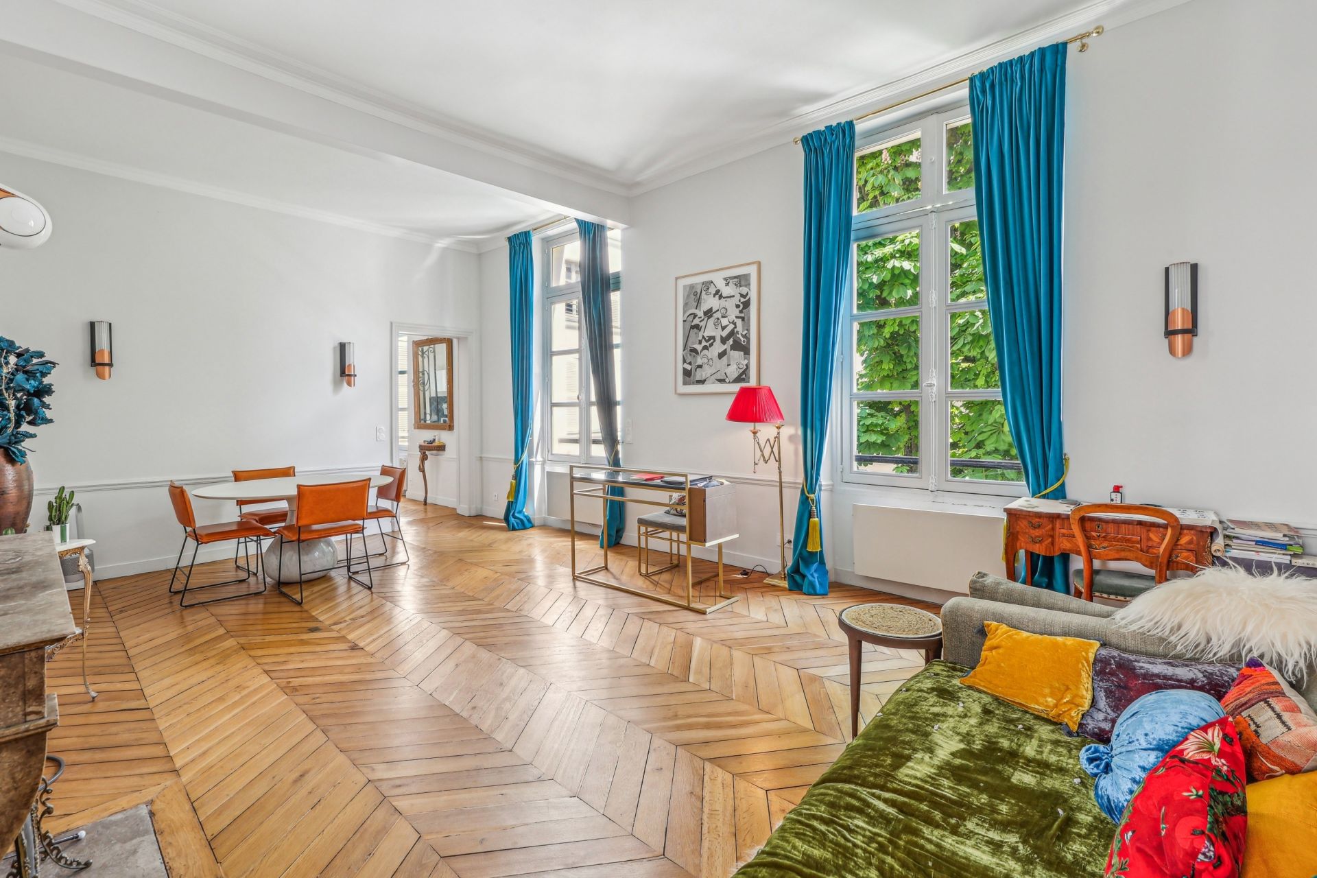 luxury apartment 5 Rooms for sale on PARIS (75004)
