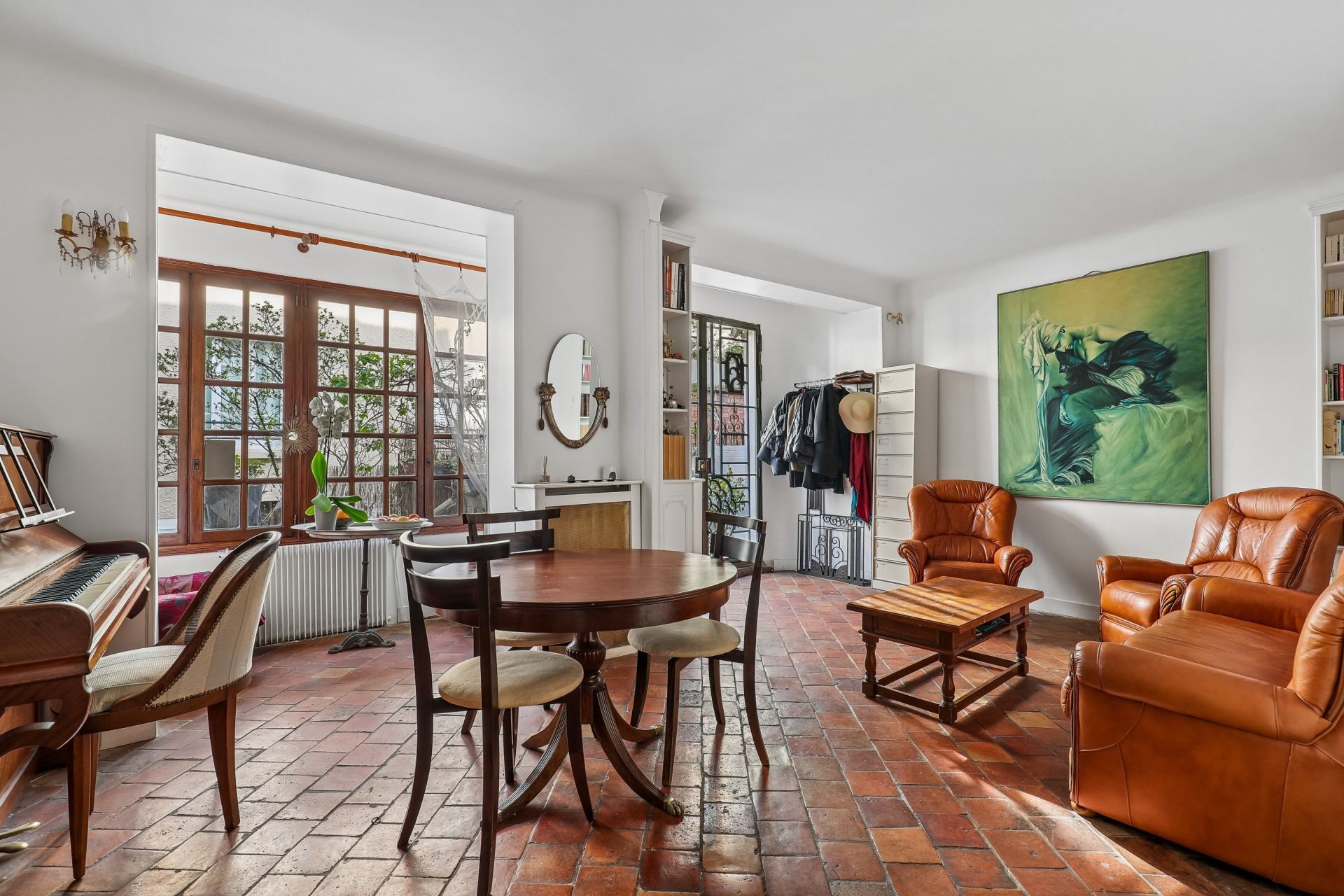 luxury house 7 Rooms for sale on PARIS (75019)