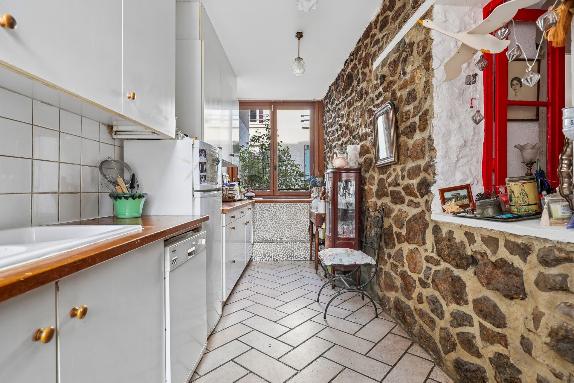 luxury house 7 Rooms for sale on PARIS (75019)