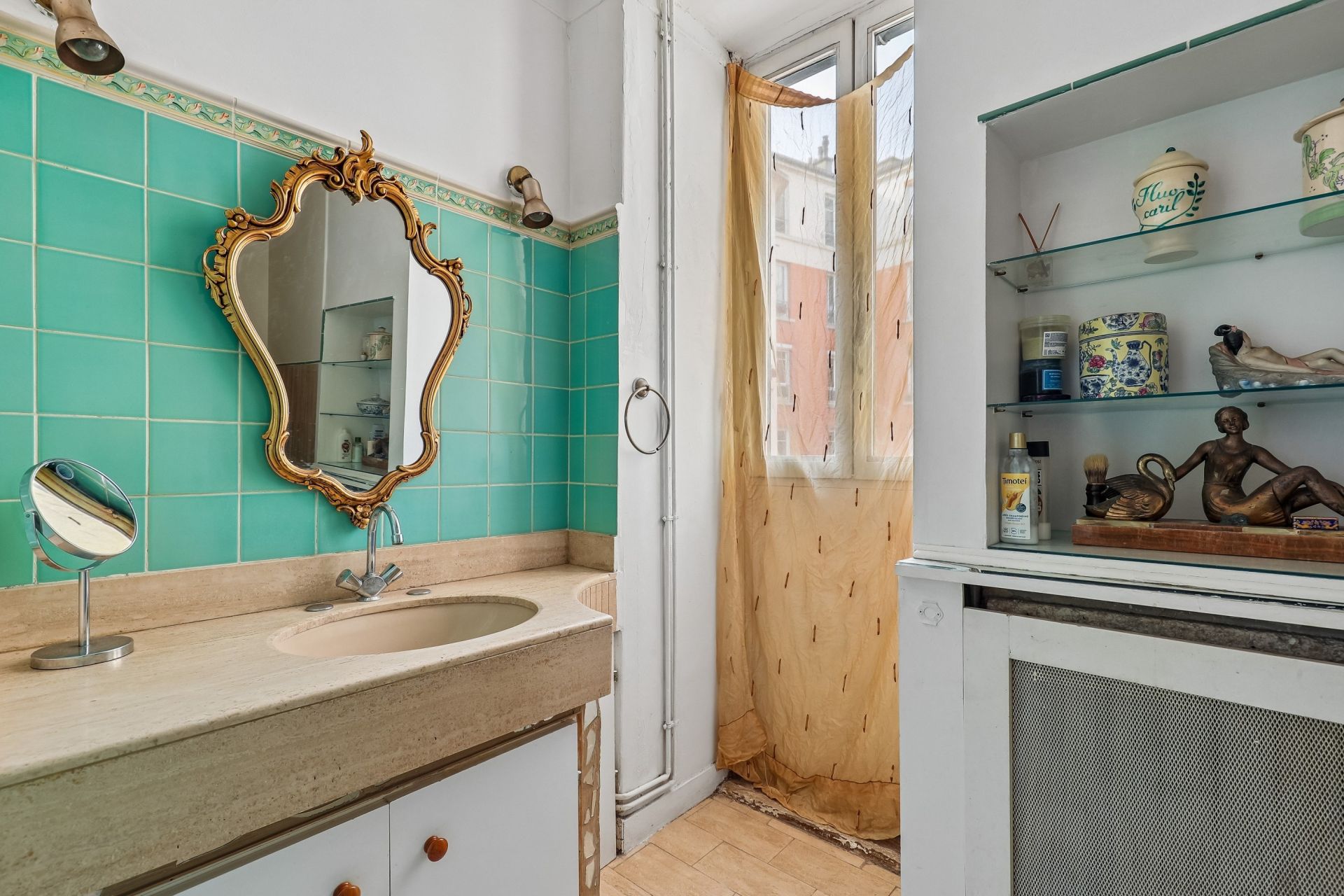 luxury house 7 Rooms for sale on PARIS (75019)