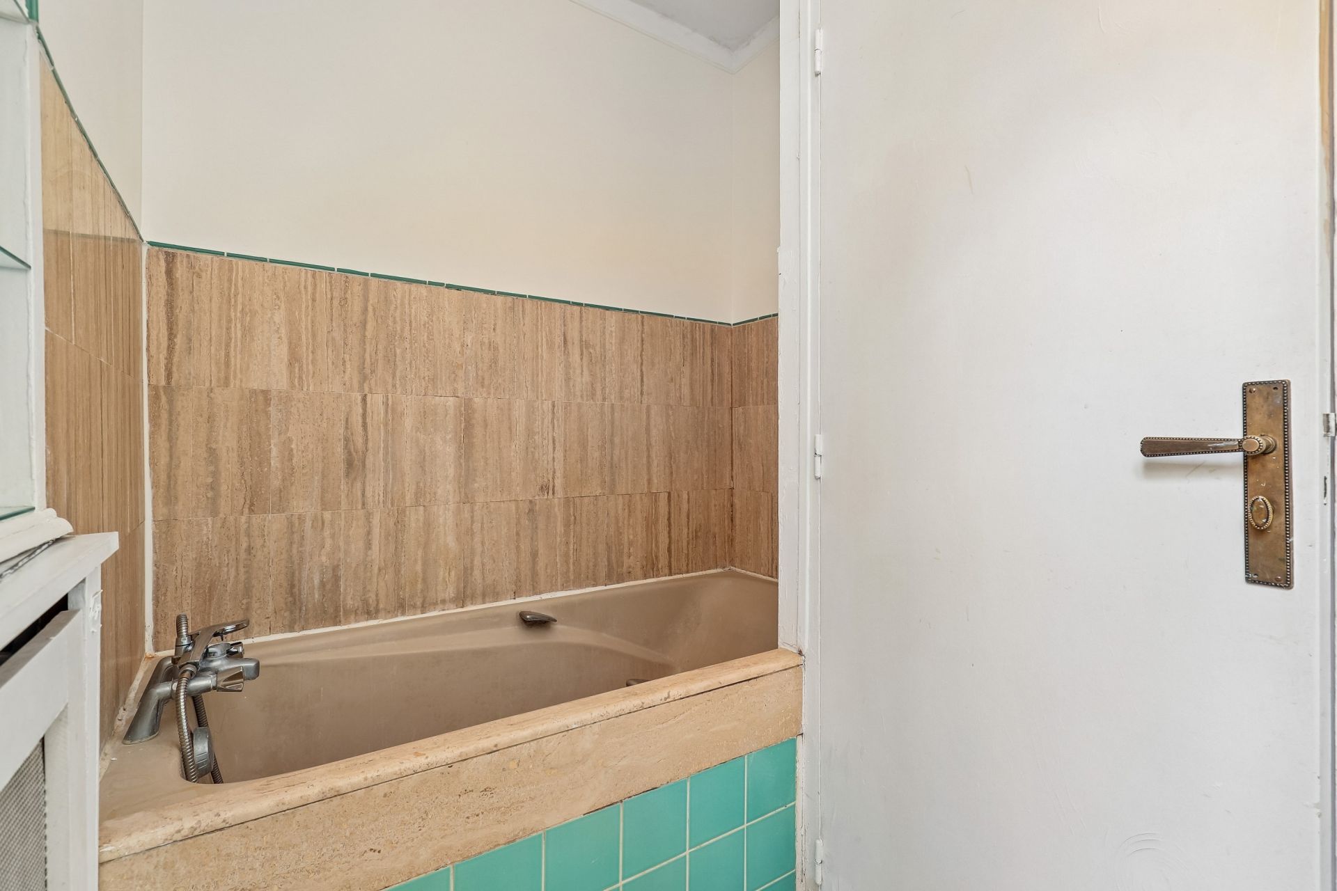 luxury house 7 Rooms for sale on PARIS (75019)